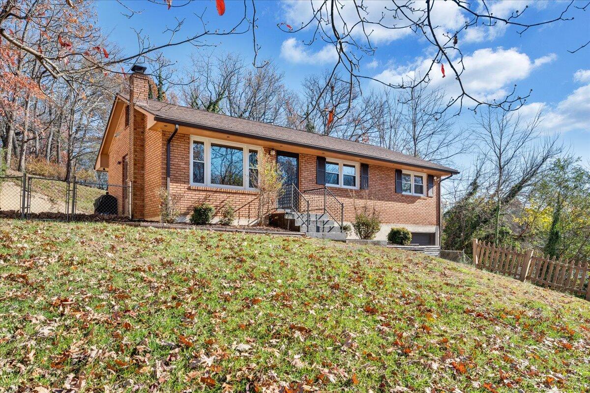 1011 Silverwood Rd, Roanoke, Virginia image 1