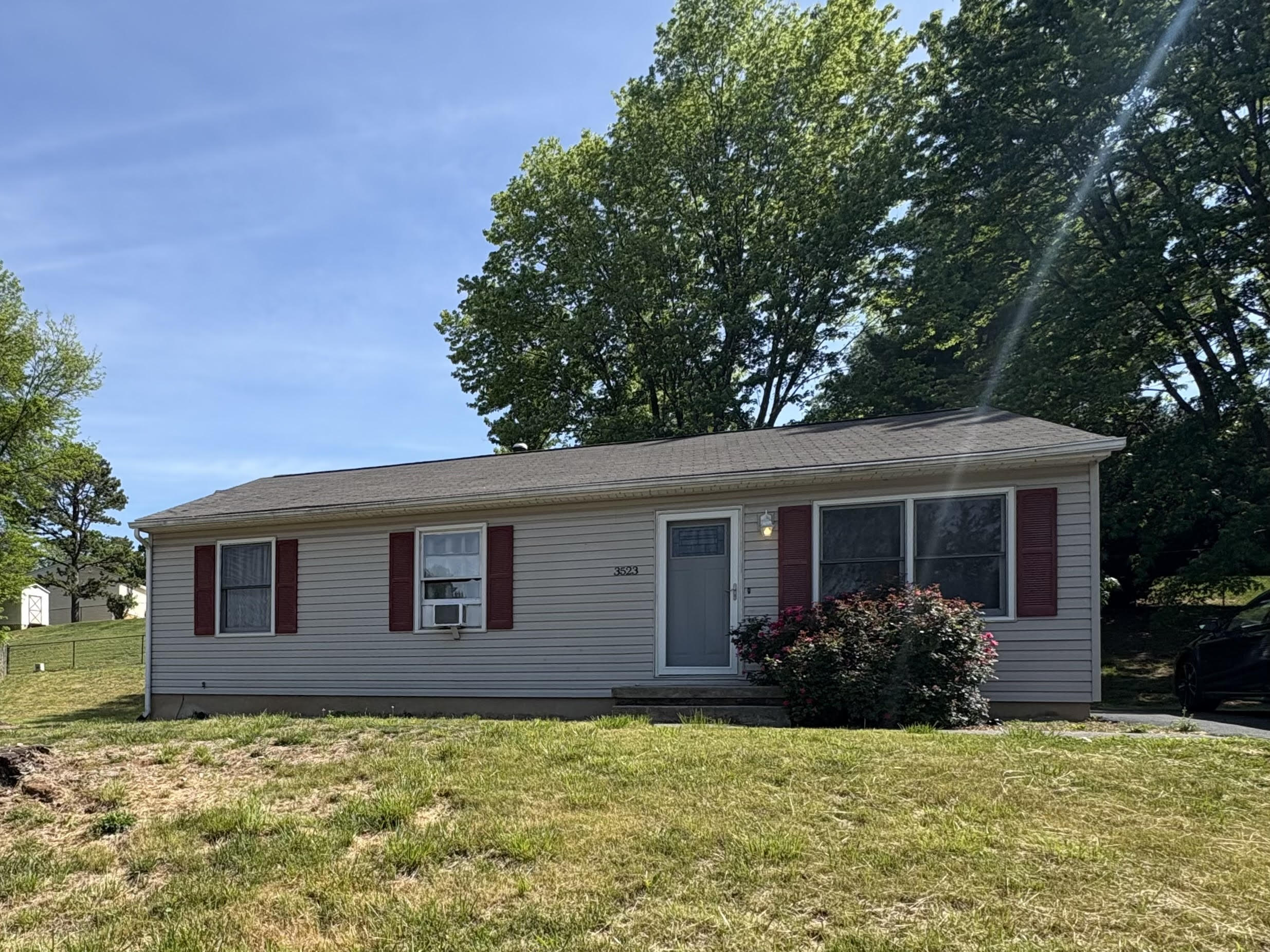 3523 Springtree Dr, Roanoke, Virginia image 1