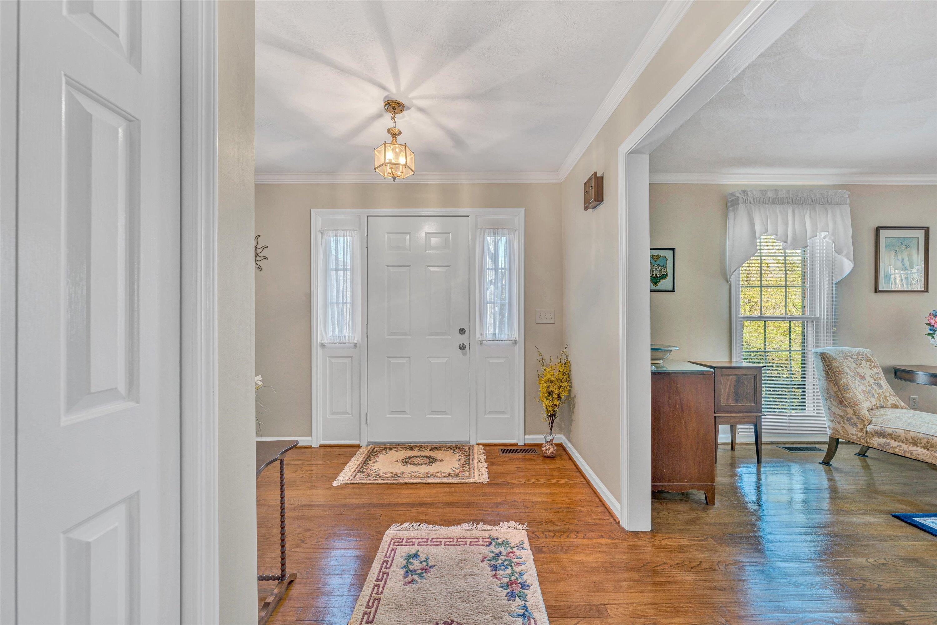 5653 Orchard Valley Cir, Roanoke, Virginia image 4