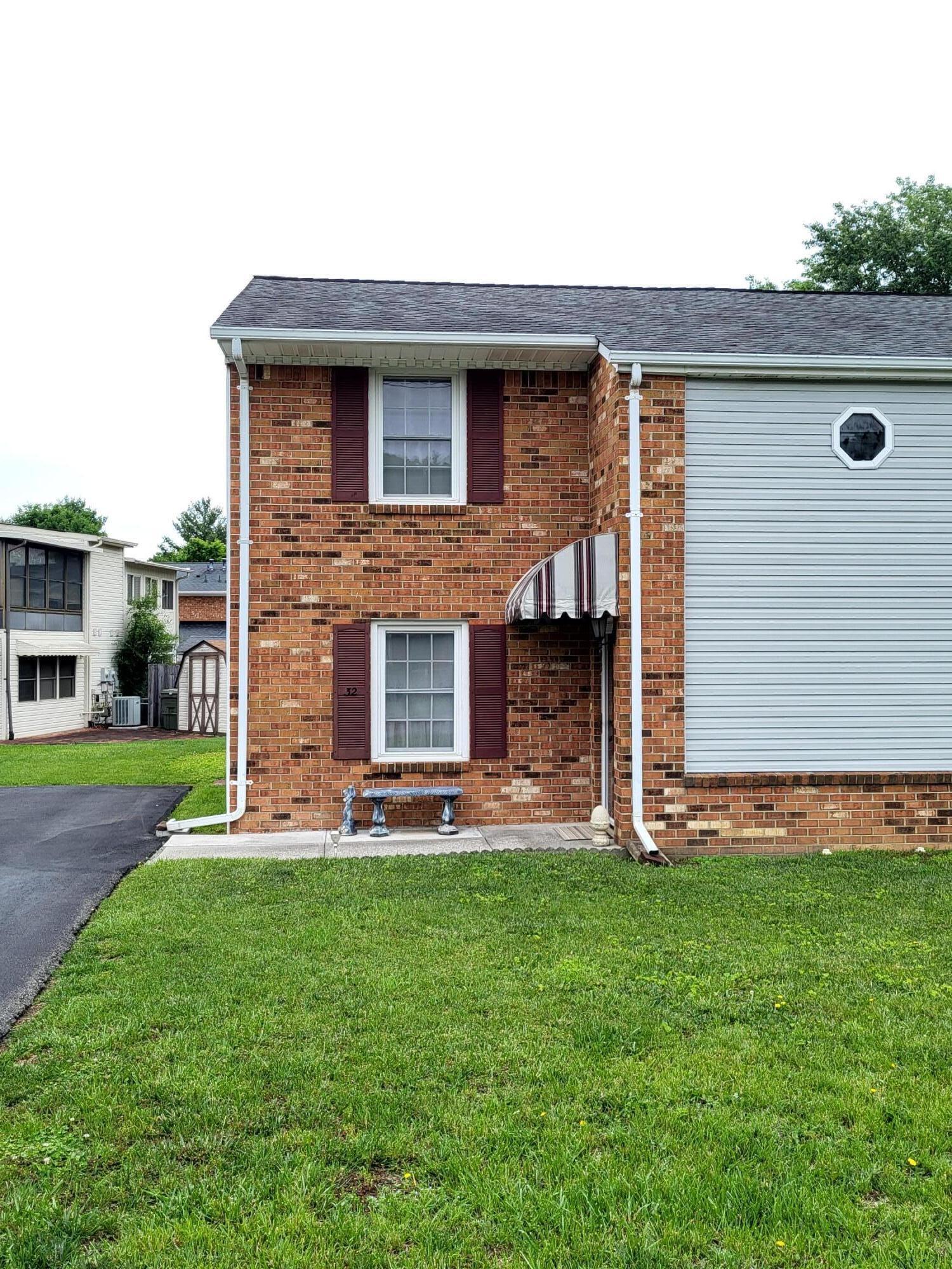 32 Parkdale Dr, Salem, Virginia image 1