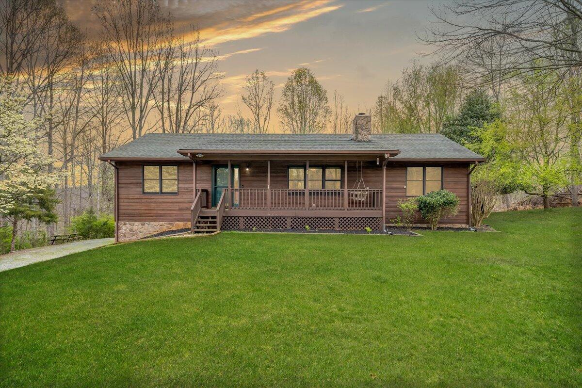 112 Pleasure Point Dr, Goodview, Virginia image 1