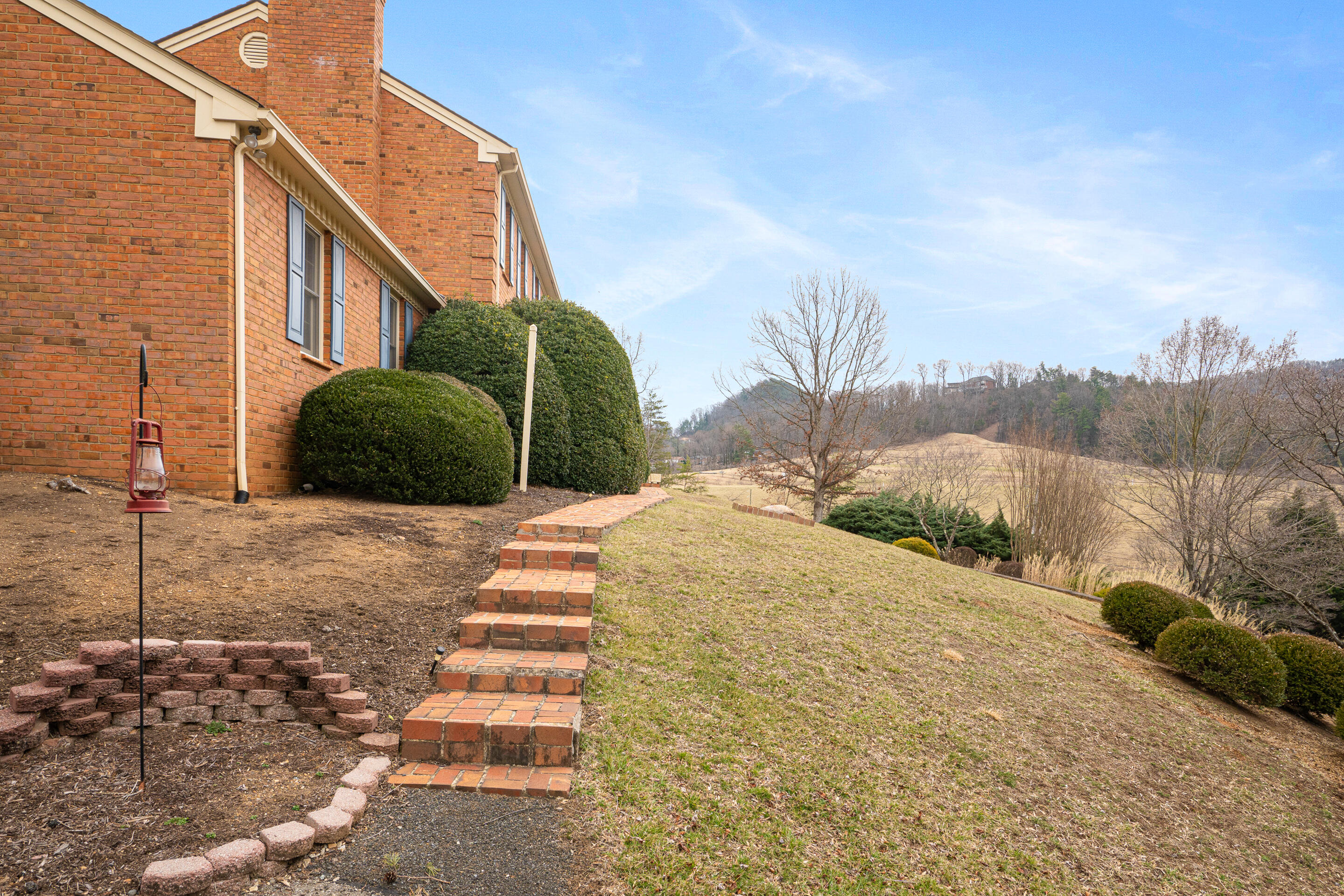 5017 Meadow Creek Dr, Roanoke, Virginia image 5