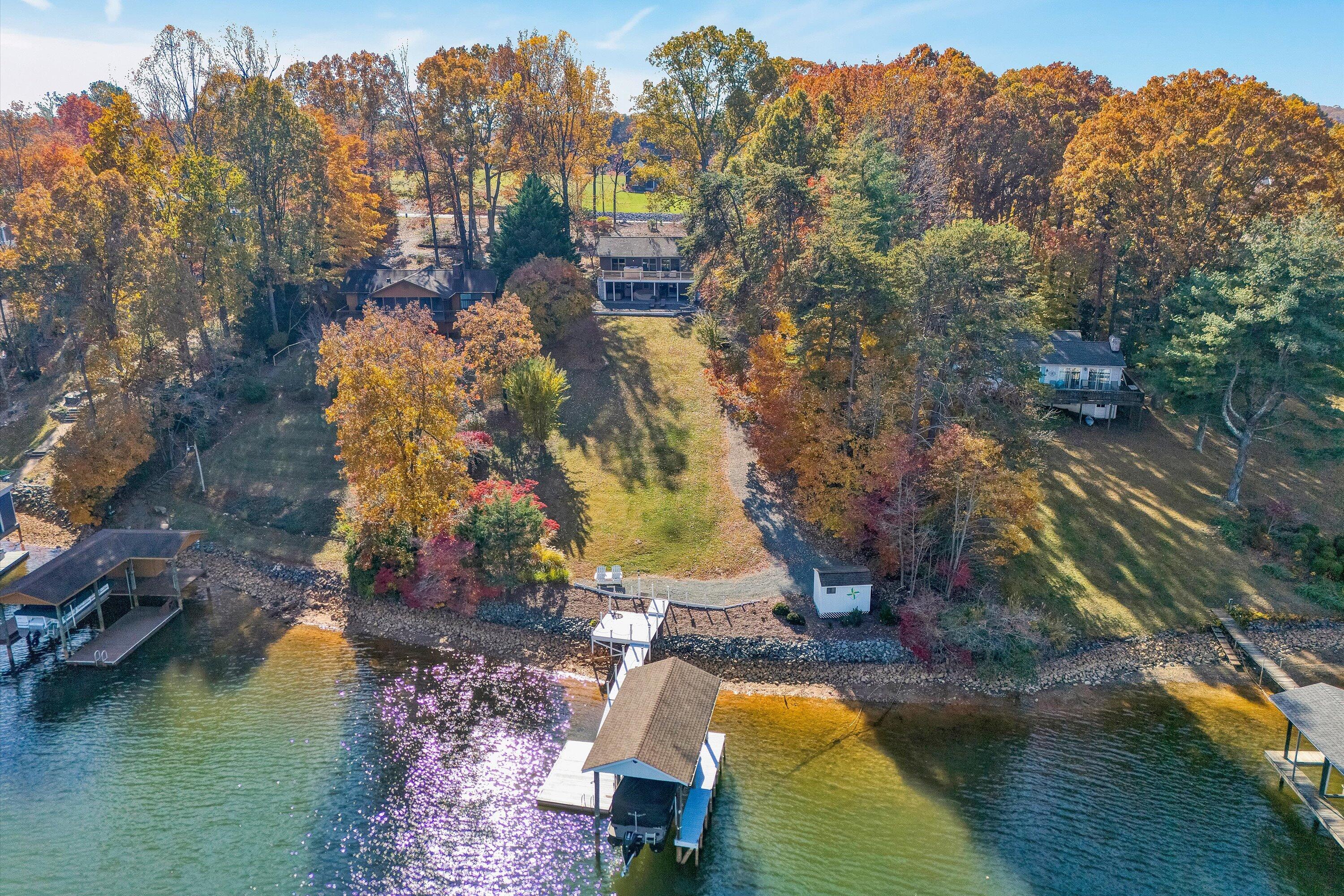 Moneta, Virginia, 24121, United States, 3 Bedrooms Bedrooms, ,3 BathroomsBathrooms,Residential,Active,2019862