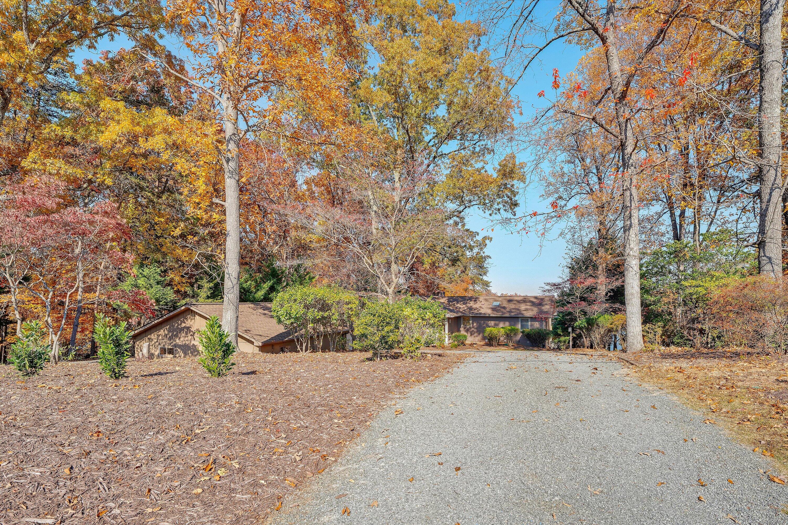 Moneta, Virginia, 24121, United States, 3 Bedrooms Bedrooms, ,3 BathroomsBathrooms,Residential,Active,2019862