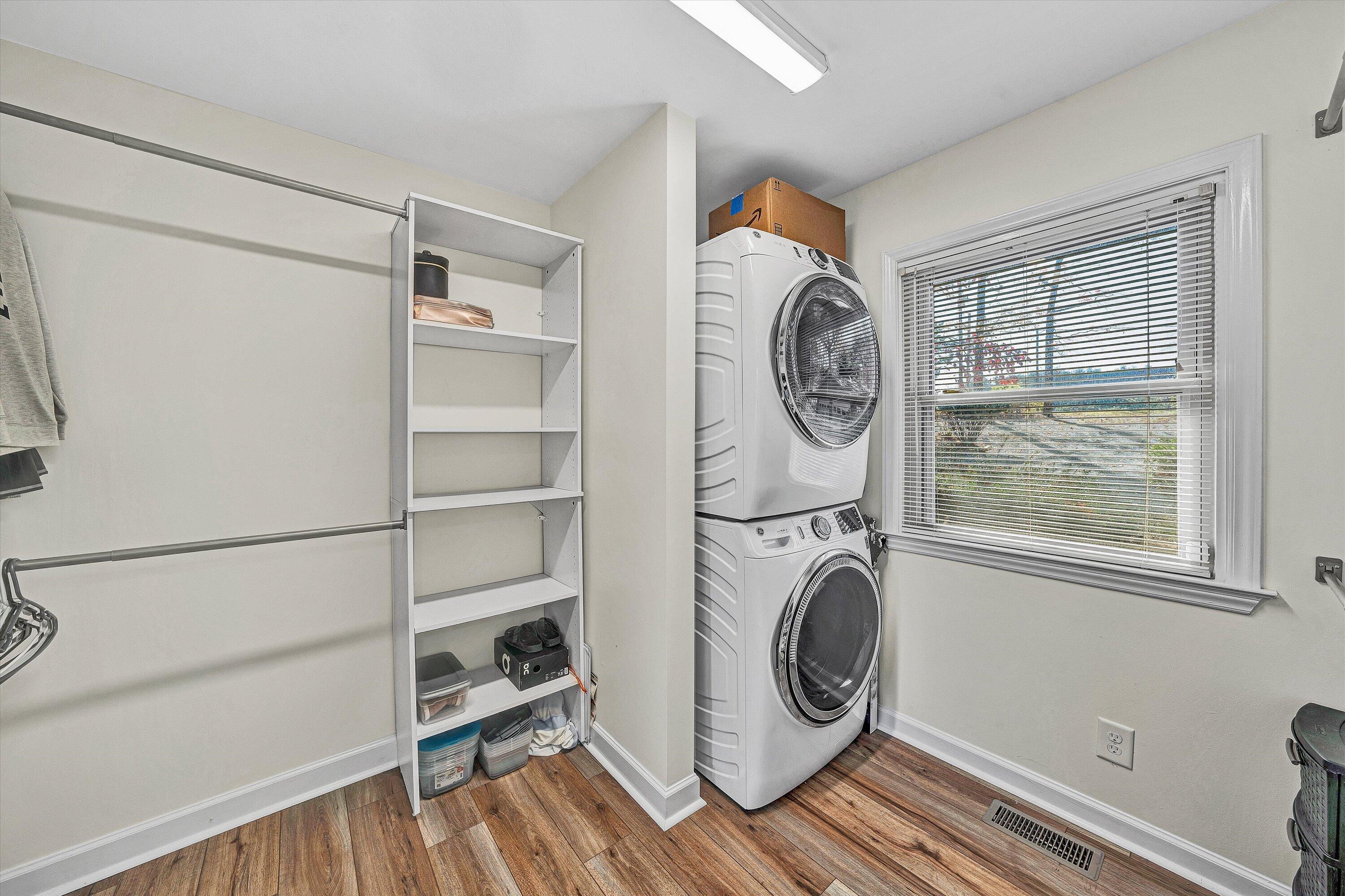 Moneta, Virginia, 24121, United States, 3 Bedrooms Bedrooms, ,3 BathroomsBathrooms,Residential,Active,2019862