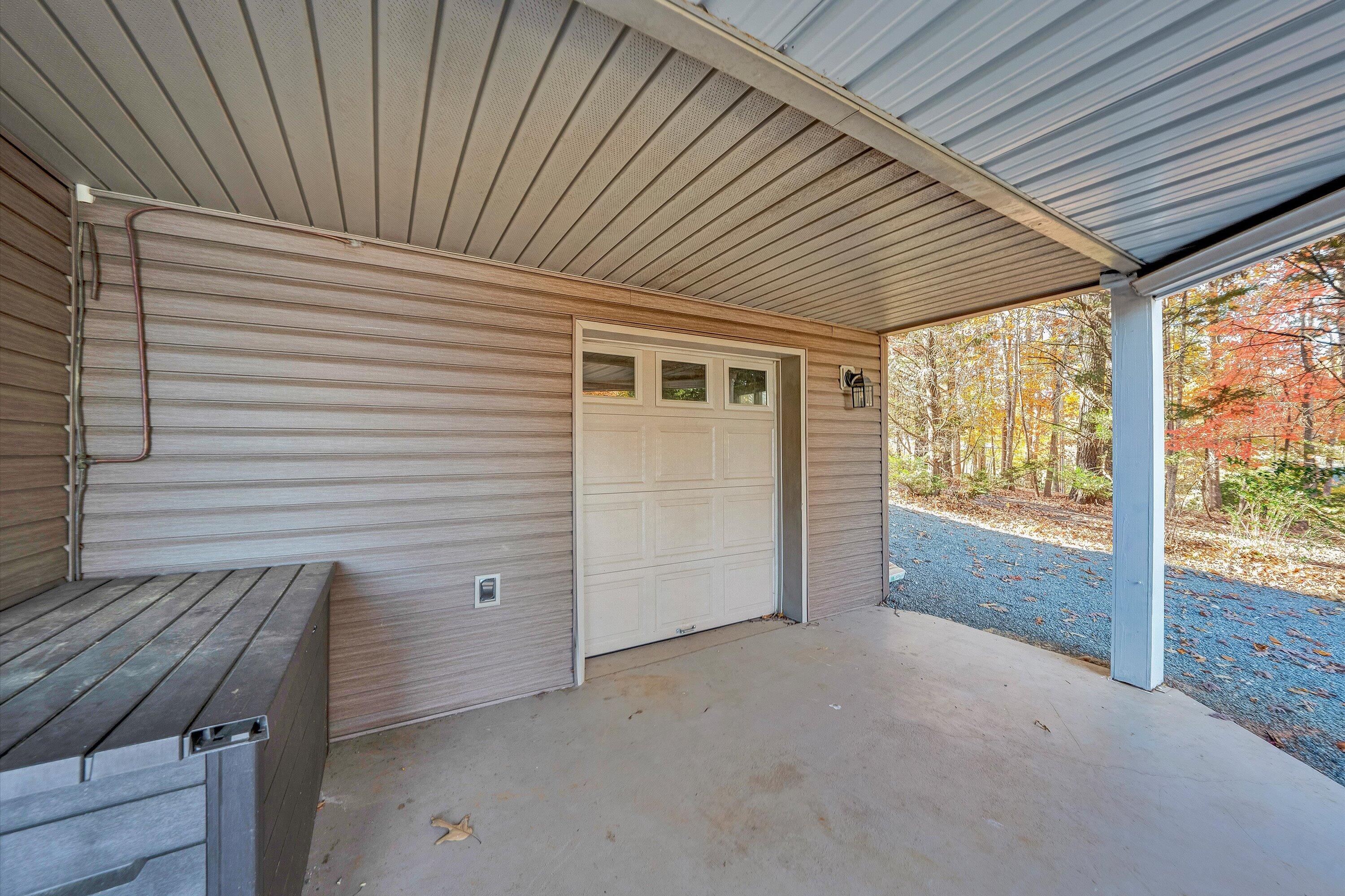 Moneta, Virginia, 24121, United States, 3 Bedrooms Bedrooms, ,3 BathroomsBathrooms,Residential,Active,2019862