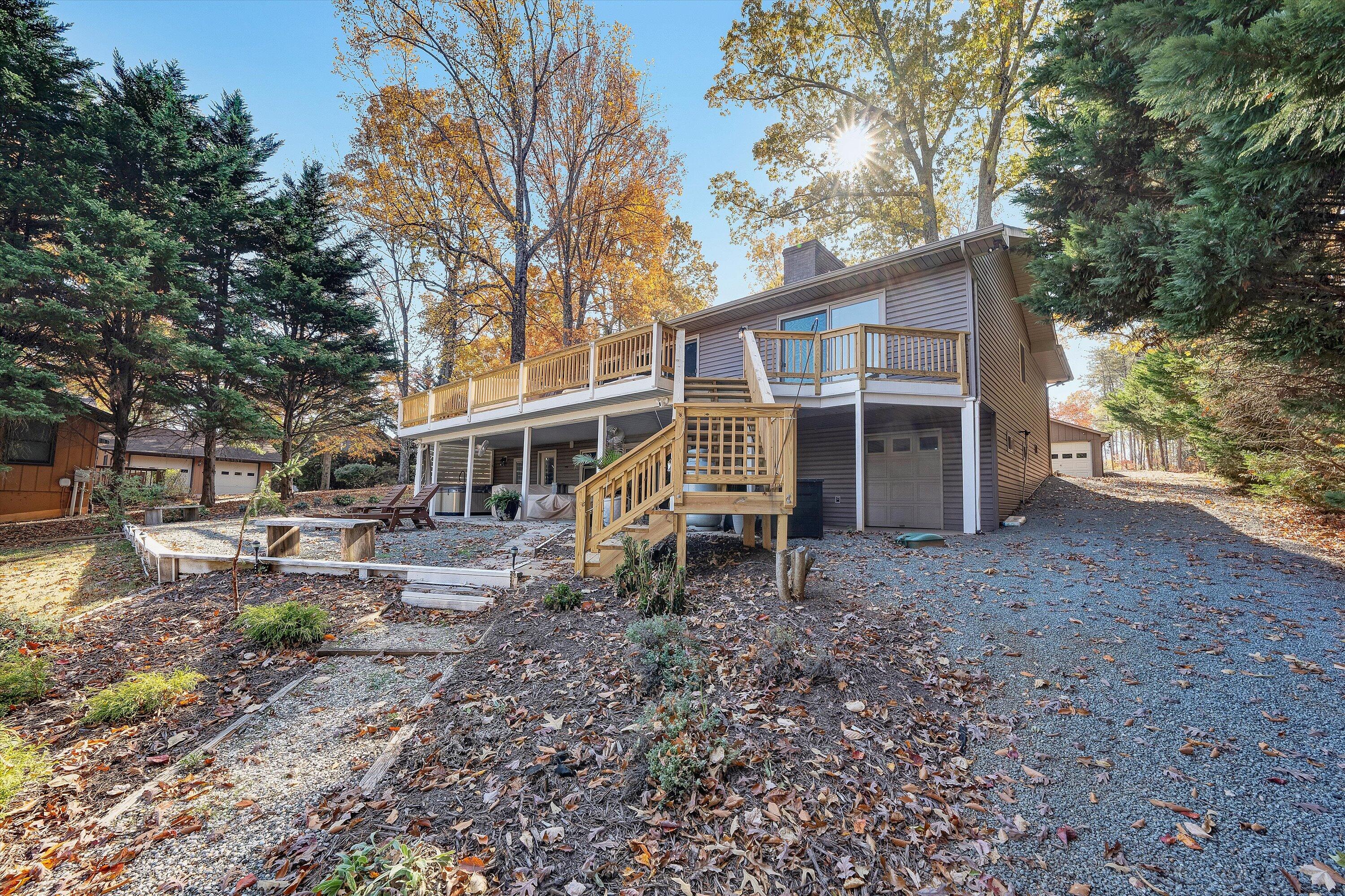 Moneta, Virginia, 24121, United States, 3 Bedrooms Bedrooms, ,3 BathroomsBathrooms,Residential,Active,2019862