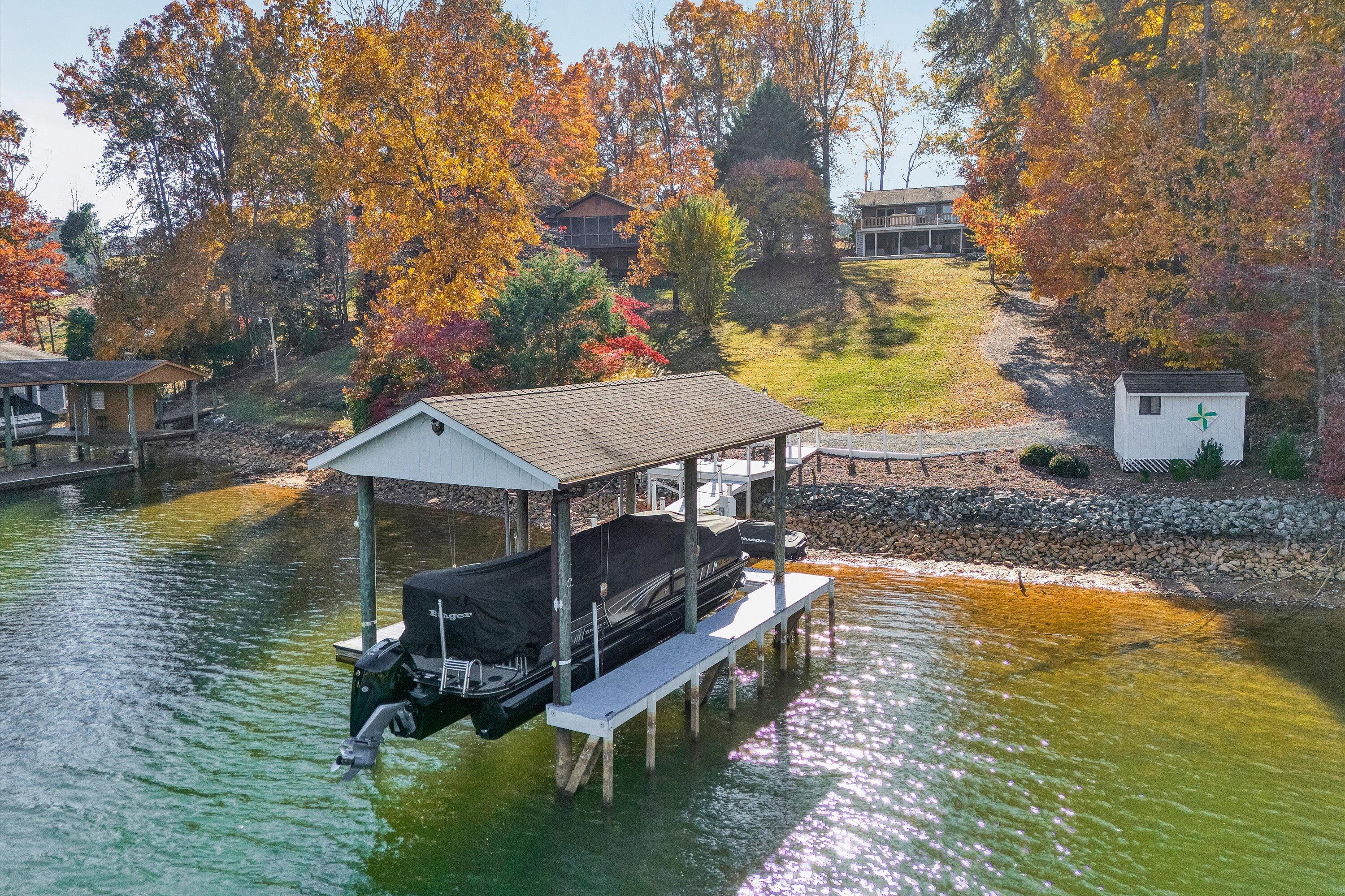 Moneta, Virginia, 24121, United States, 3 Bedrooms Bedrooms, ,3 BathroomsBathrooms,Residential,Active,2019862