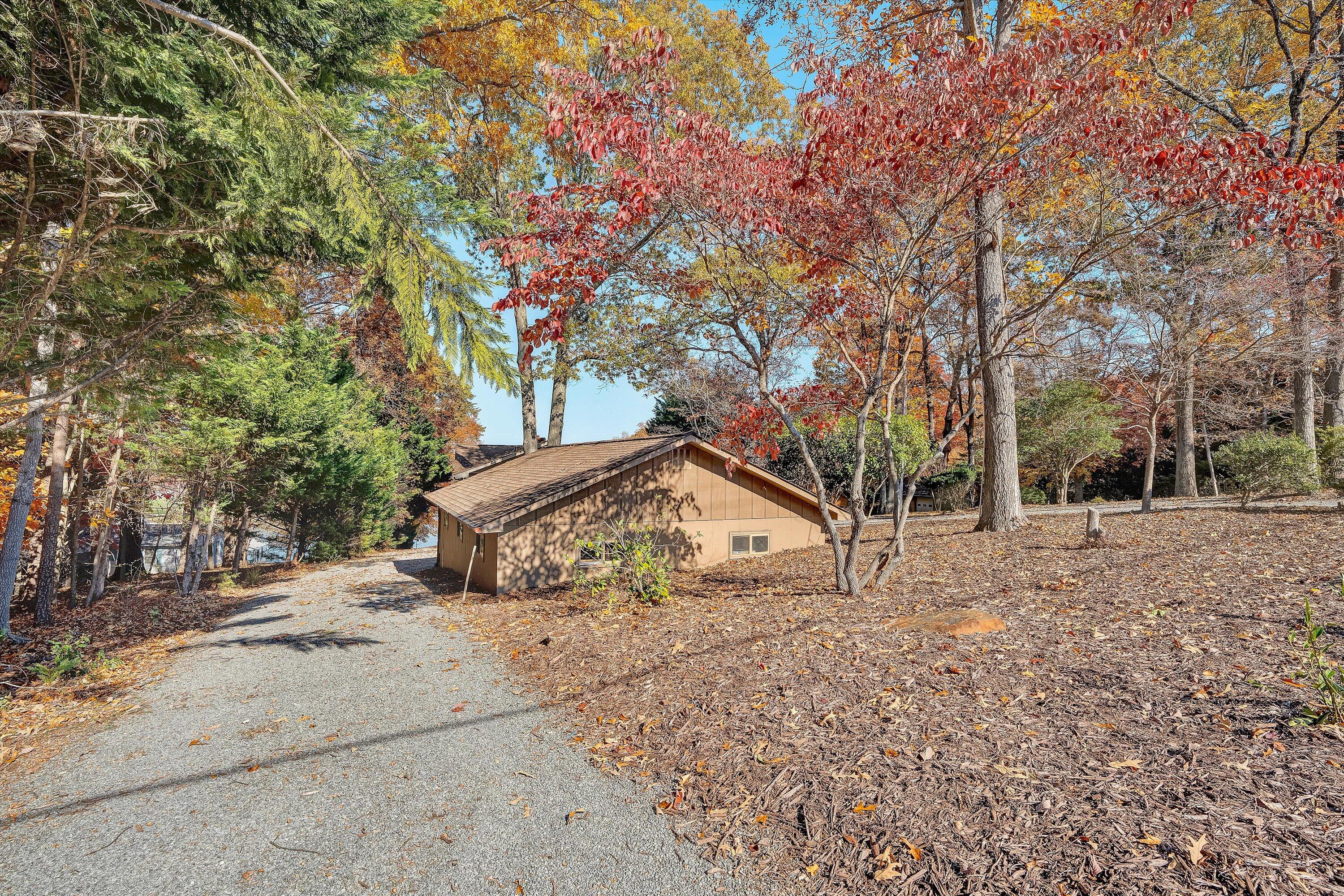 Moneta, Virginia, 24121, United States, 3 Bedrooms Bedrooms, ,3 BathroomsBathrooms,Residential,Active,2019862