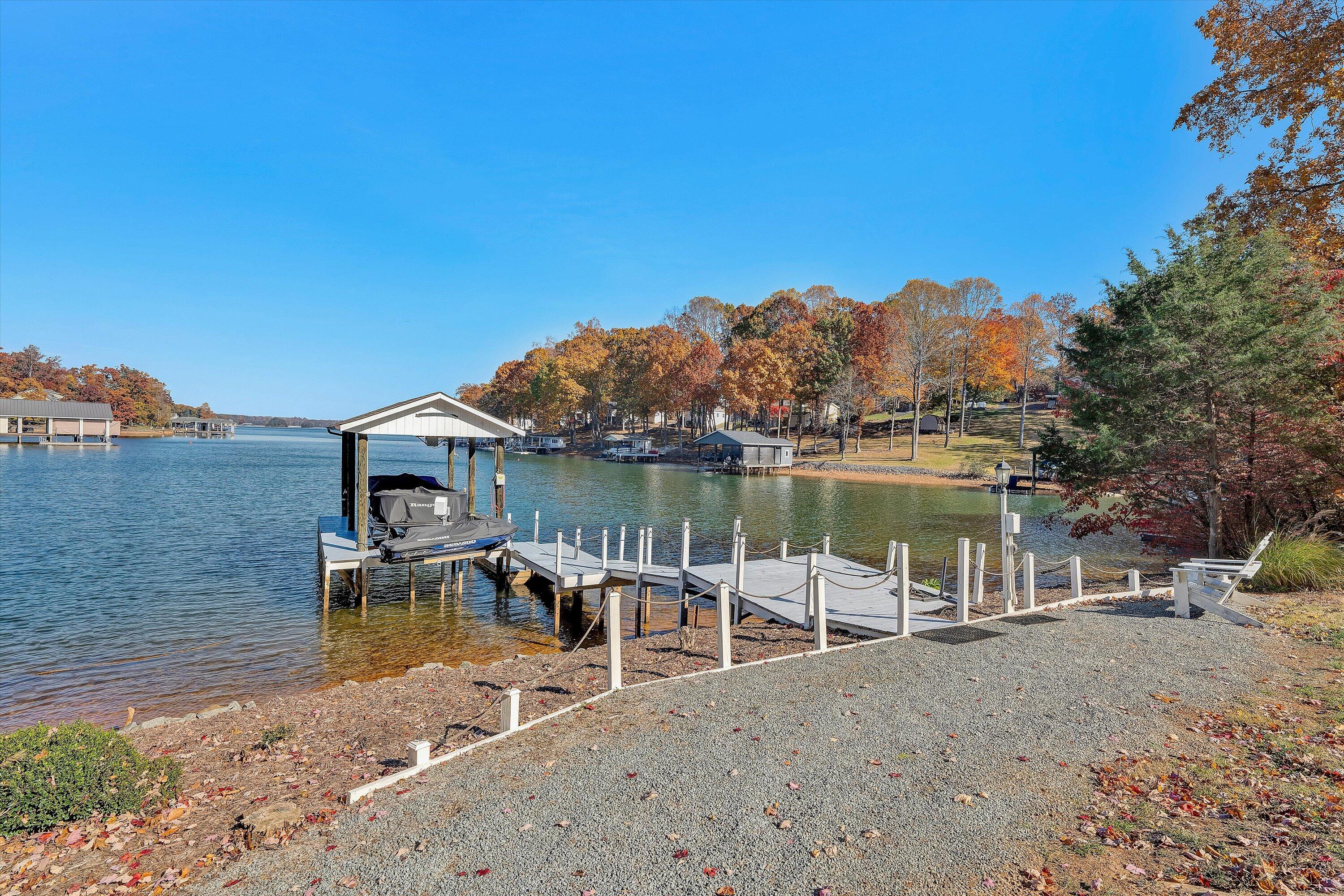 Moneta, Virginia, 24121, United States, 3 Bedrooms Bedrooms, ,3 BathroomsBathrooms,Residential,Active,2019862