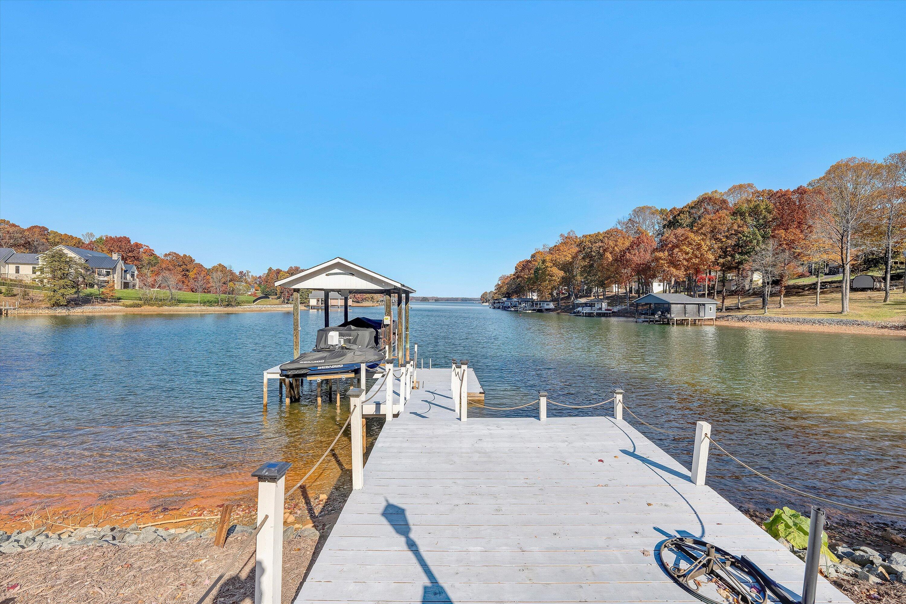 Moneta, Virginia, 24121, United States, 3 Bedrooms Bedrooms, ,3 BathroomsBathrooms,Residential,Active,2019862