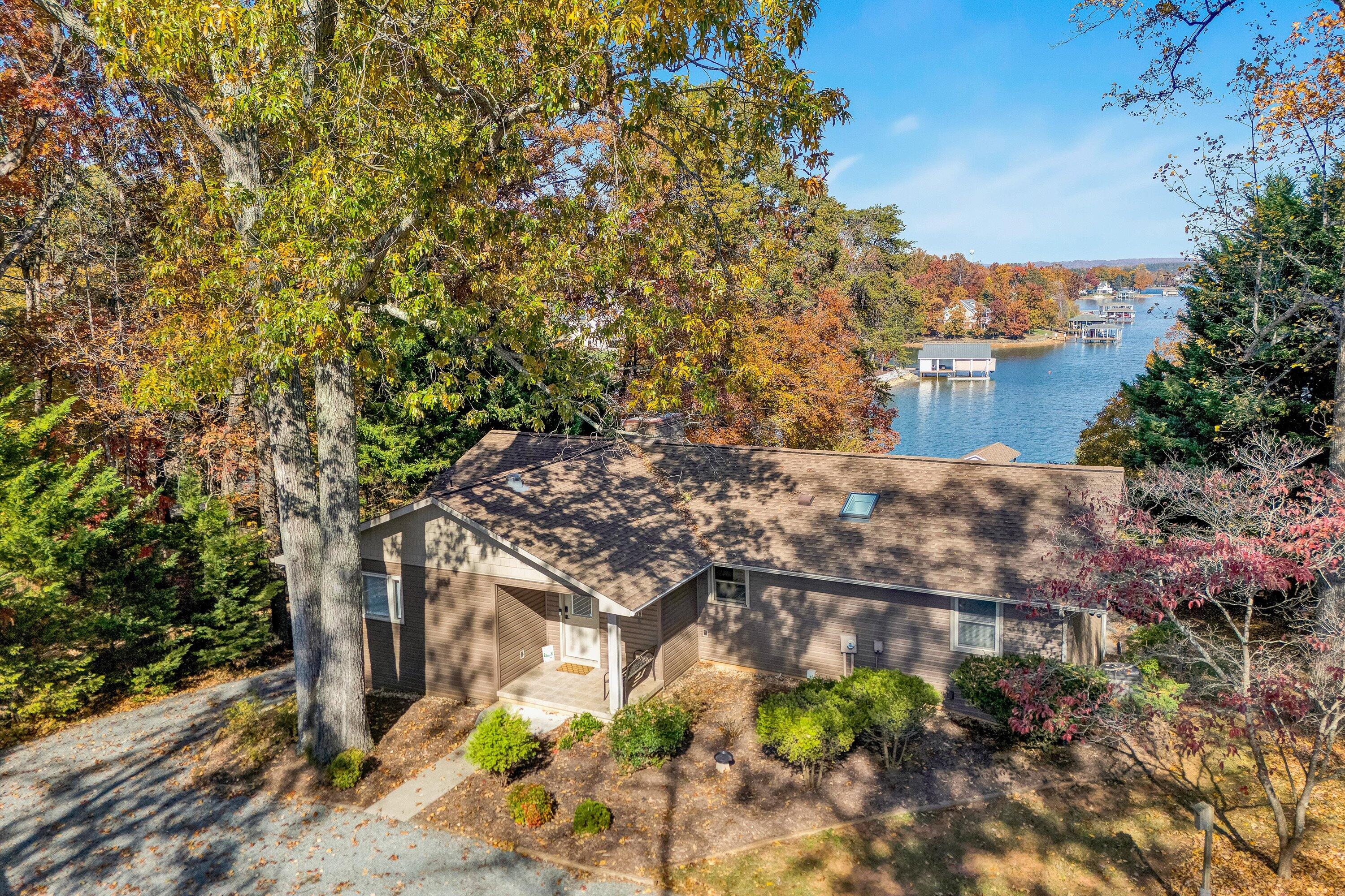 Moneta, Virginia, 24121, United States, 3 Bedrooms Bedrooms, ,3 BathroomsBathrooms,Residential,Active,2019862