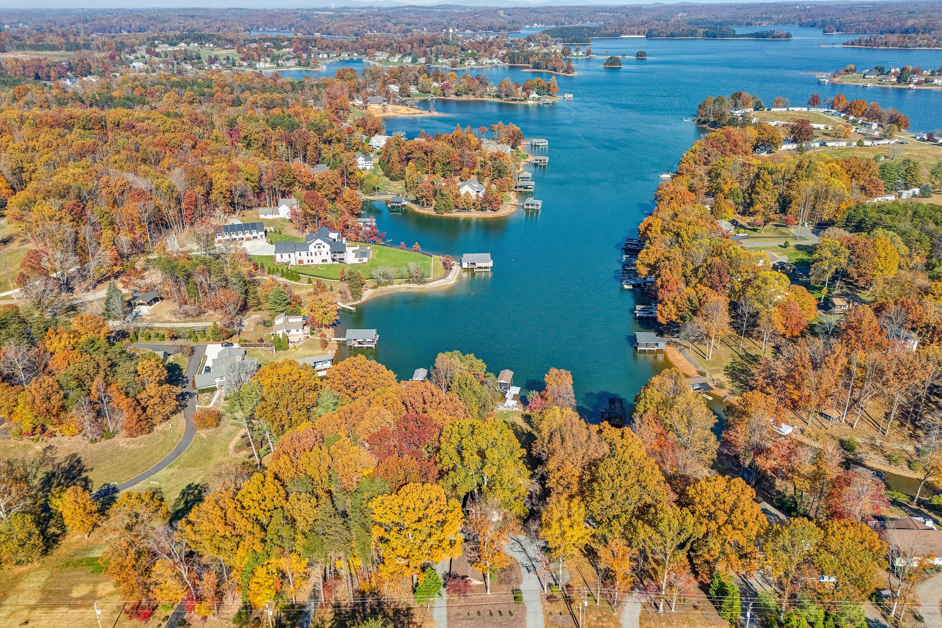 Moneta, Virginia, 24121, United States, 3 Bedrooms Bedrooms, ,3 BathroomsBathrooms,Residential,Active,2019862