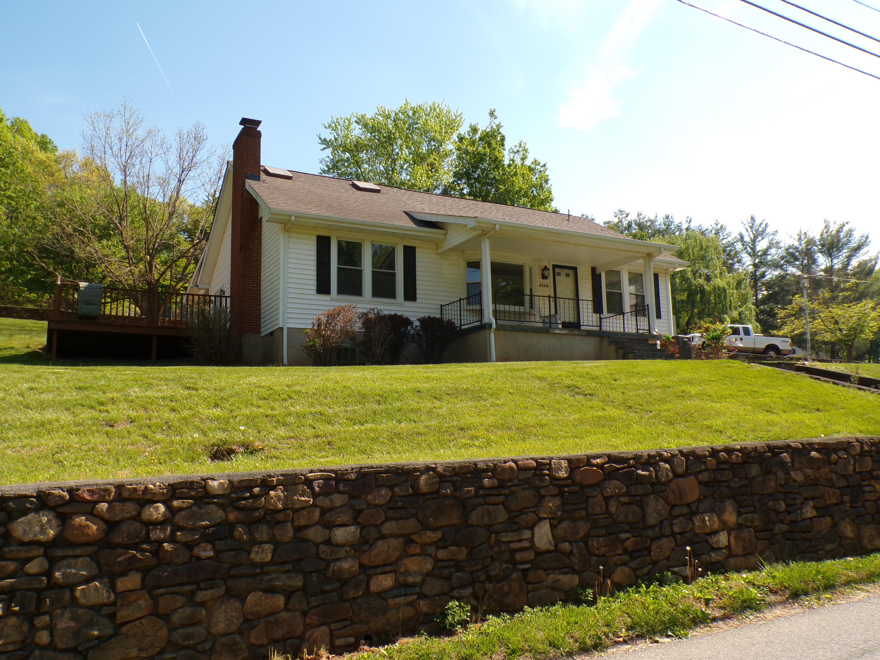 4544 Narrows Ln, Roanoke, Virginia image 3