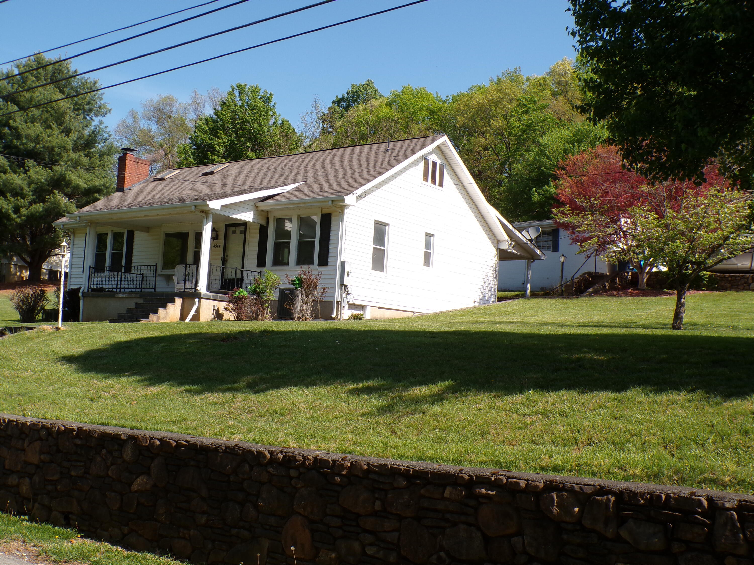 4544 Narrows Ln, Roanoke, Virginia image 2
