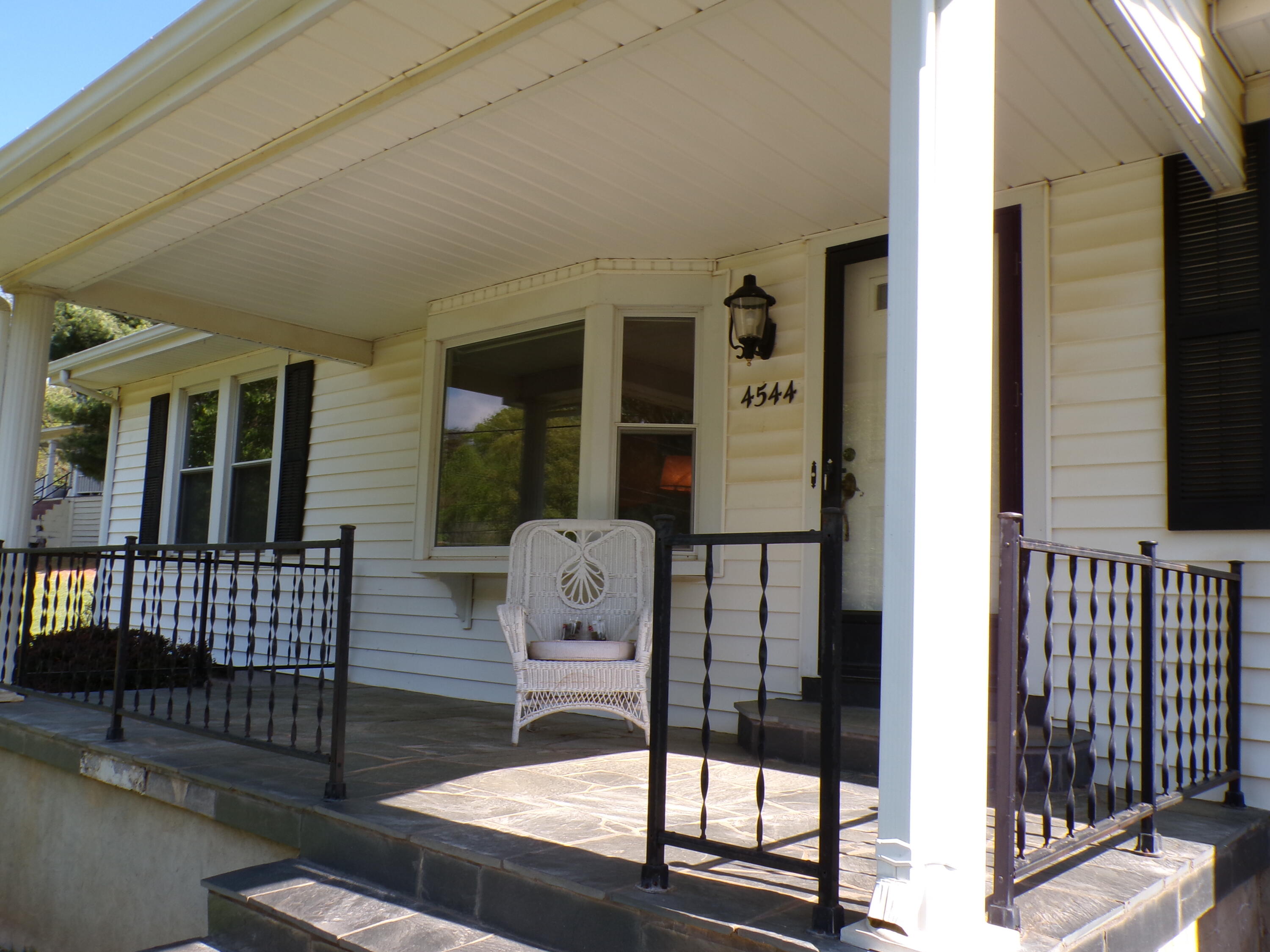 4544 Narrows Ln, Roanoke, Virginia image 4