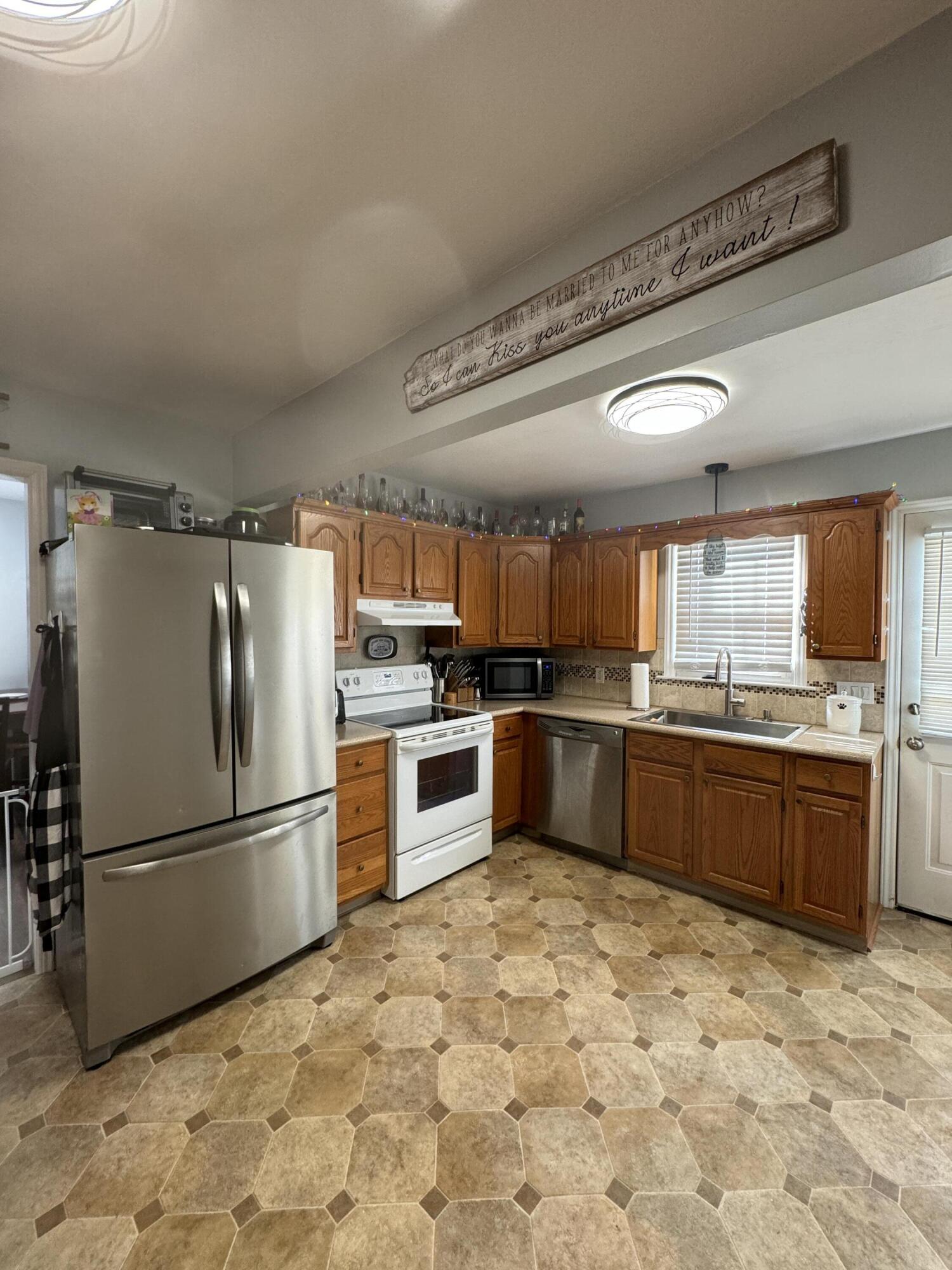202 Old Brook Rd, Vinton, Virginia image 6