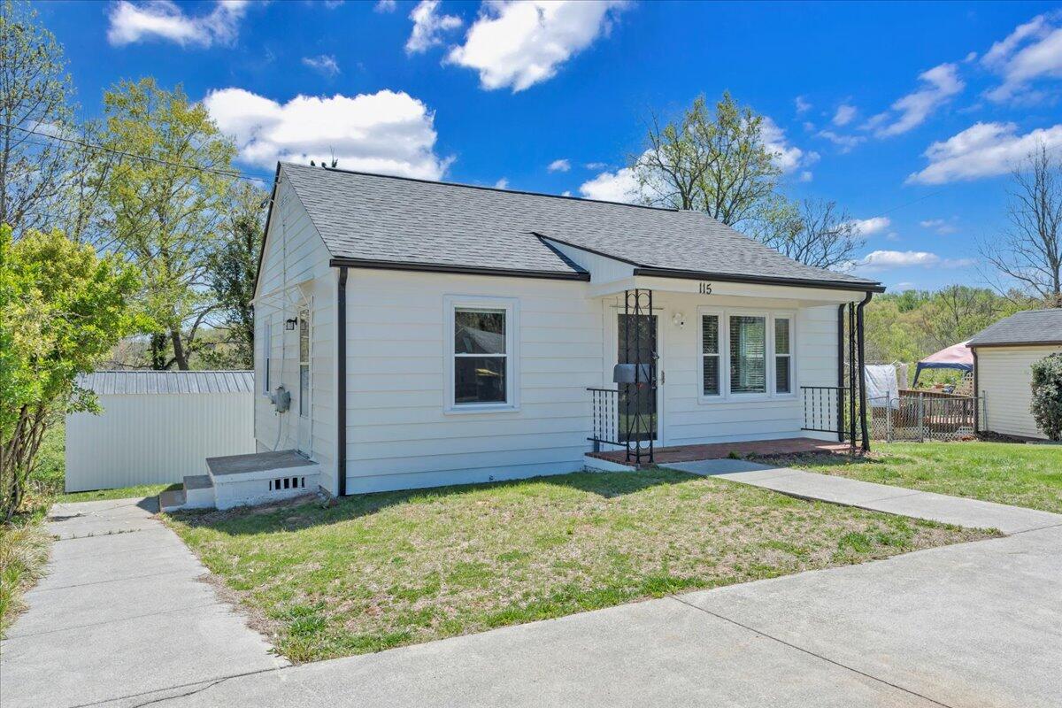 115 Fairlawn Dr, Rocky Mount, Virginia image 2