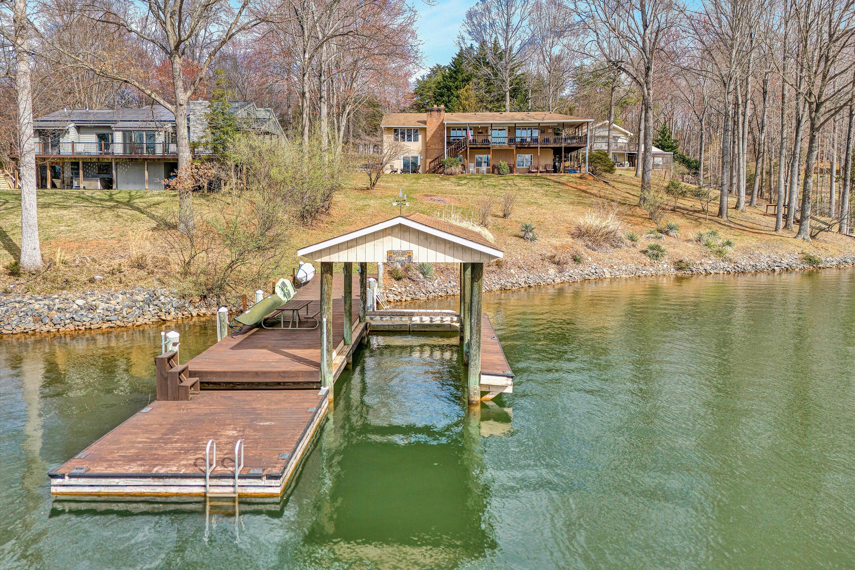 106 Channel Way, Moneta, Virginia image 1