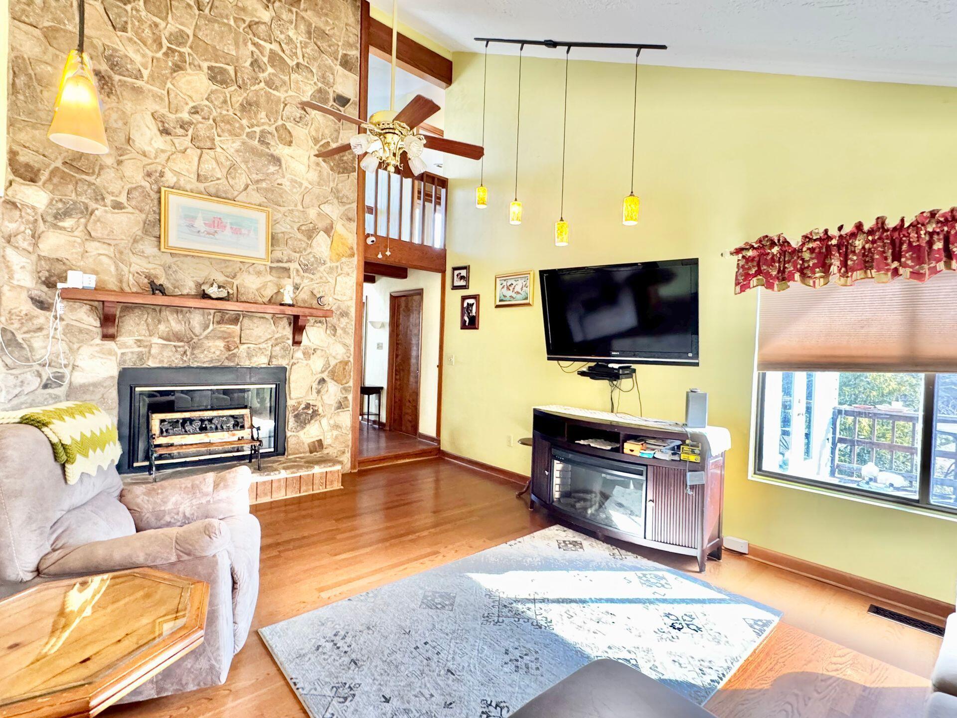 9245 Patterson Dr, Bent Mountain, Virginia image 12