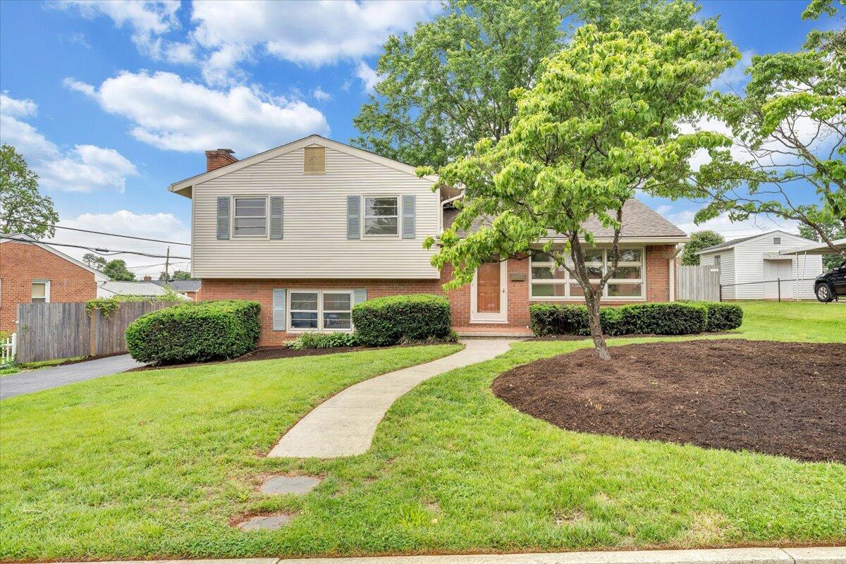 137 Frontier Rd, Roanoke, Virginia image 3
