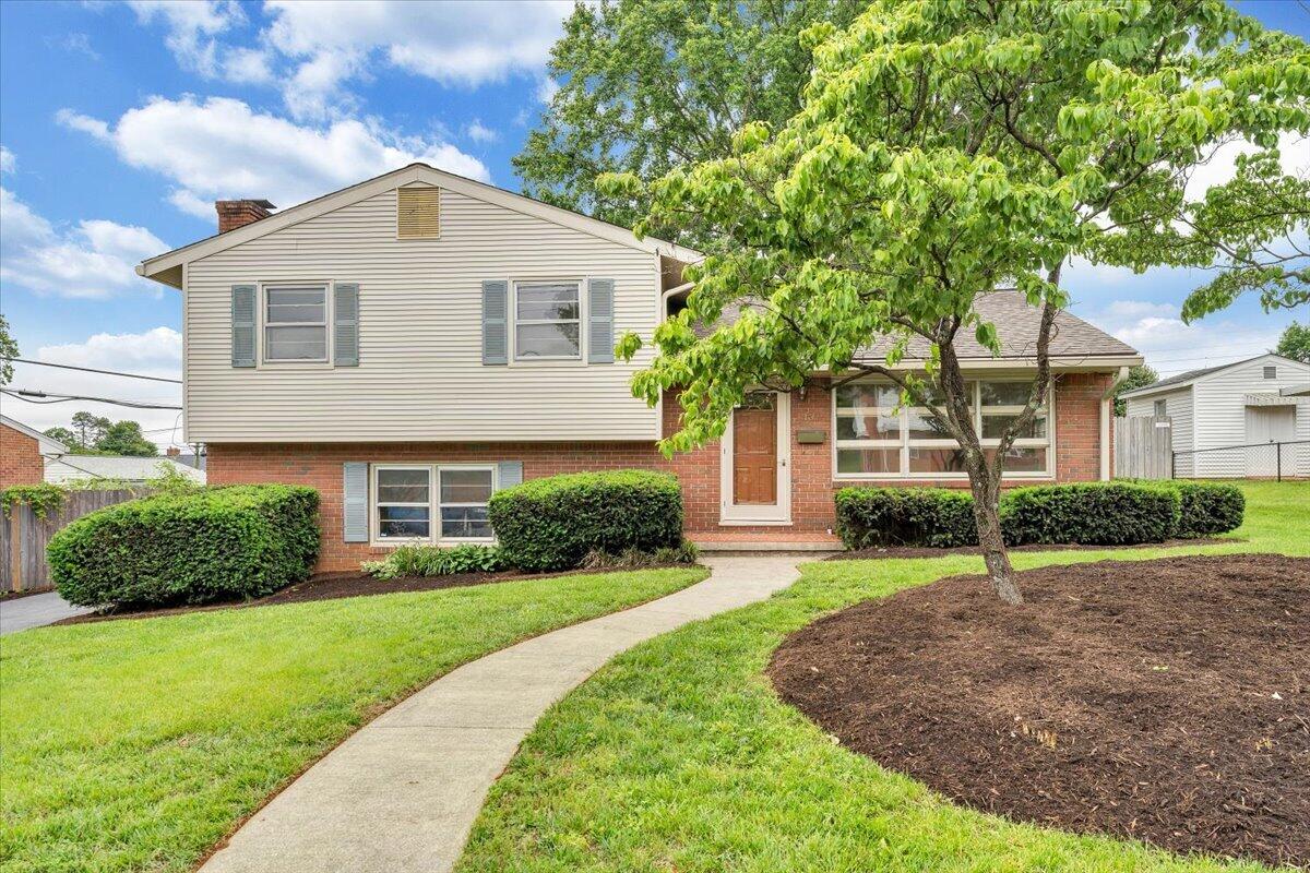 137 Frontier Rd, Roanoke, Virginia image 2