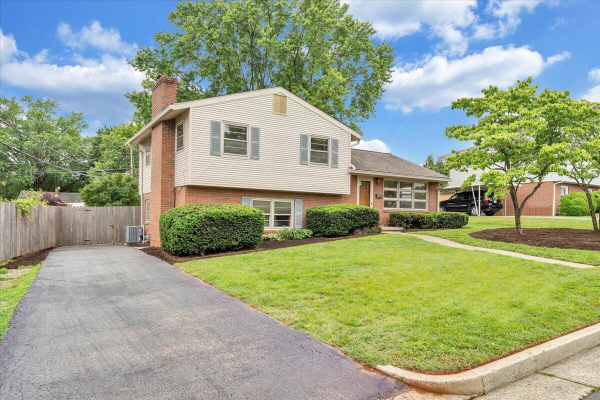 137 Frontier Rd, Roanoke, Virginia image 1