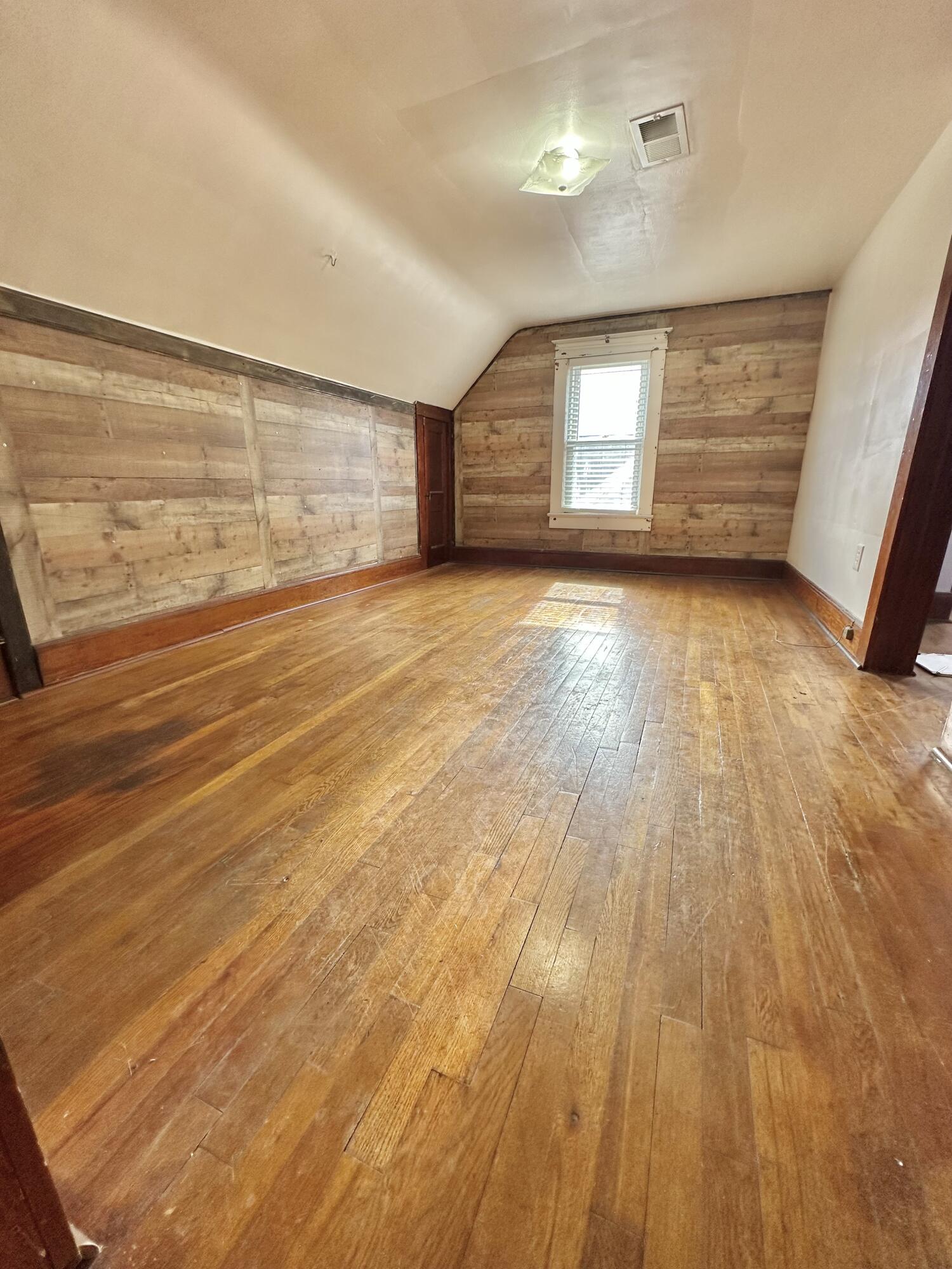 1434 S Howard Ave, Covington, Virginia image 27