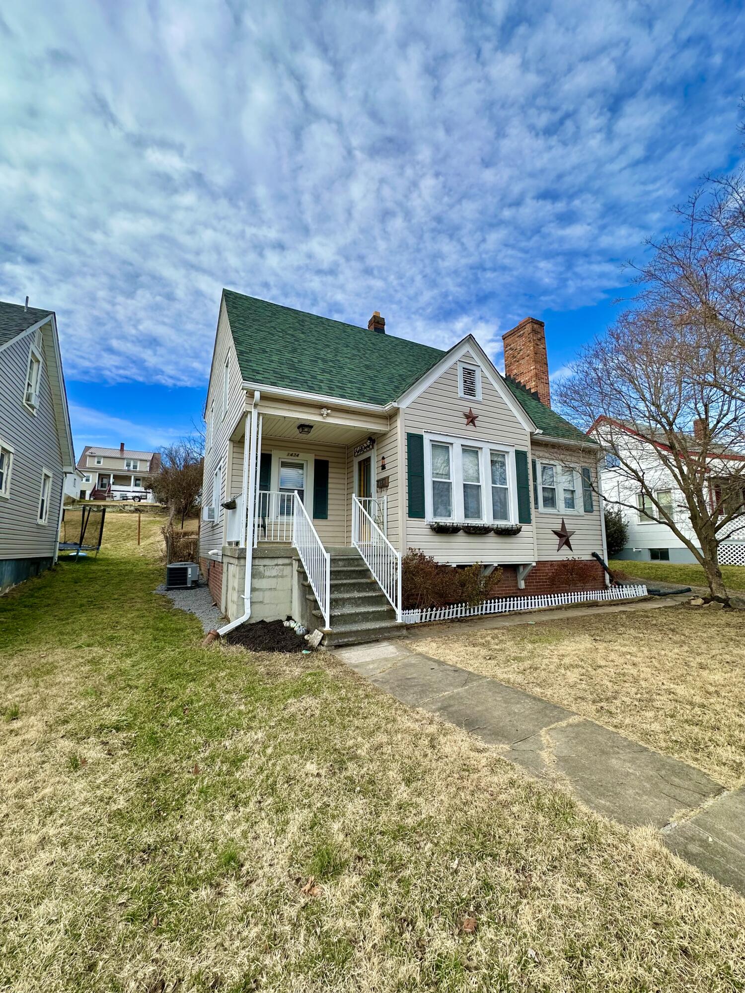 1434 S Howard Ave, Covington, Virginia image 3