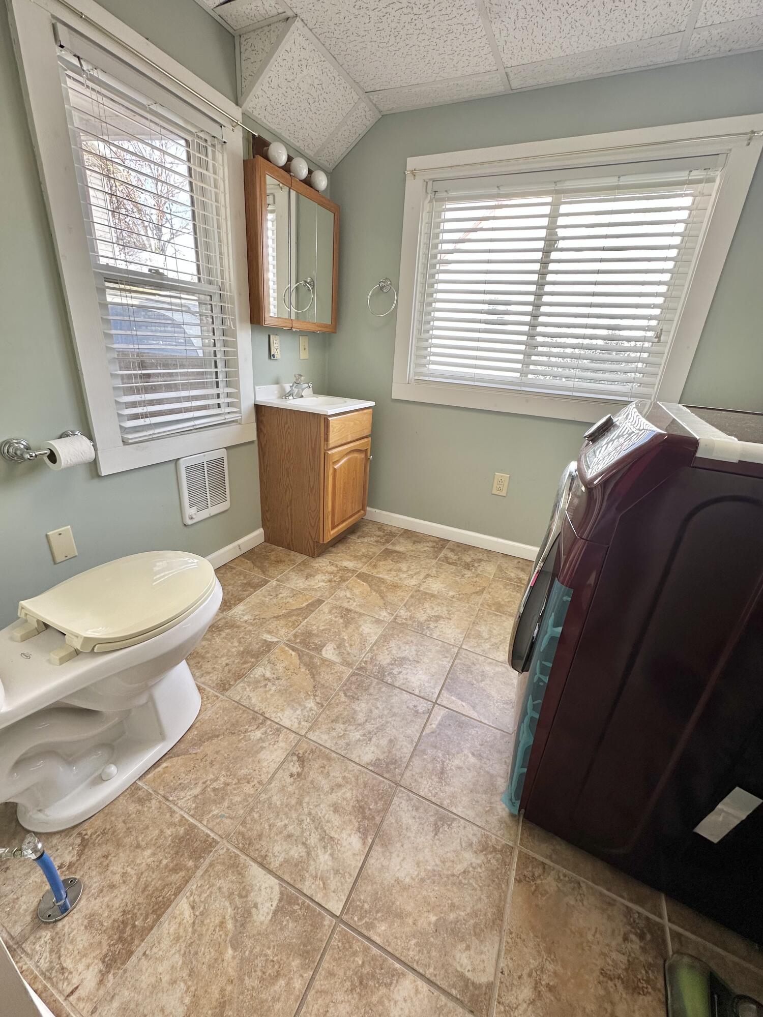 1434 S Howard Ave, Covington, Virginia image 19