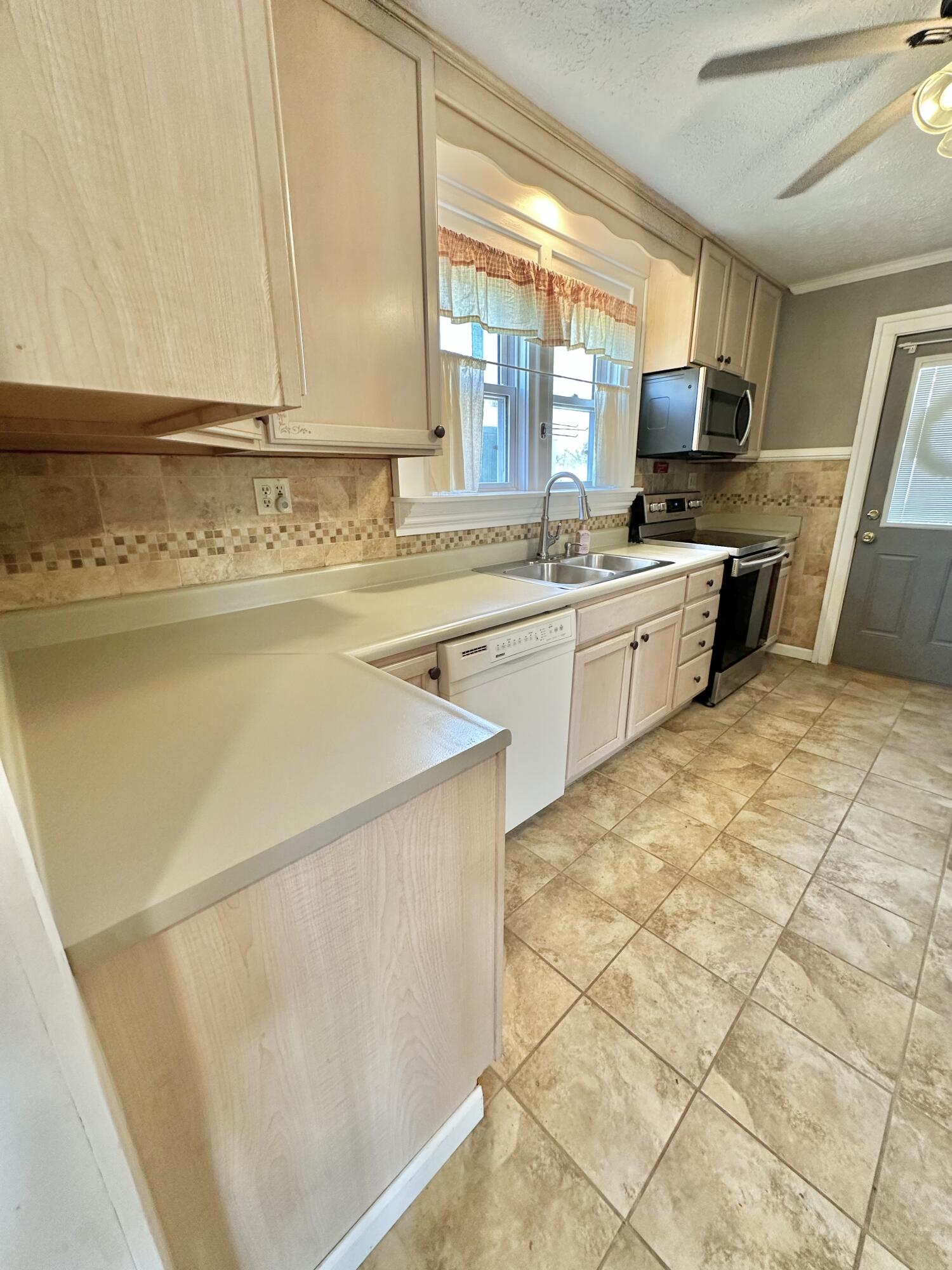 1434 S Howard Ave, Covington, Virginia image 14