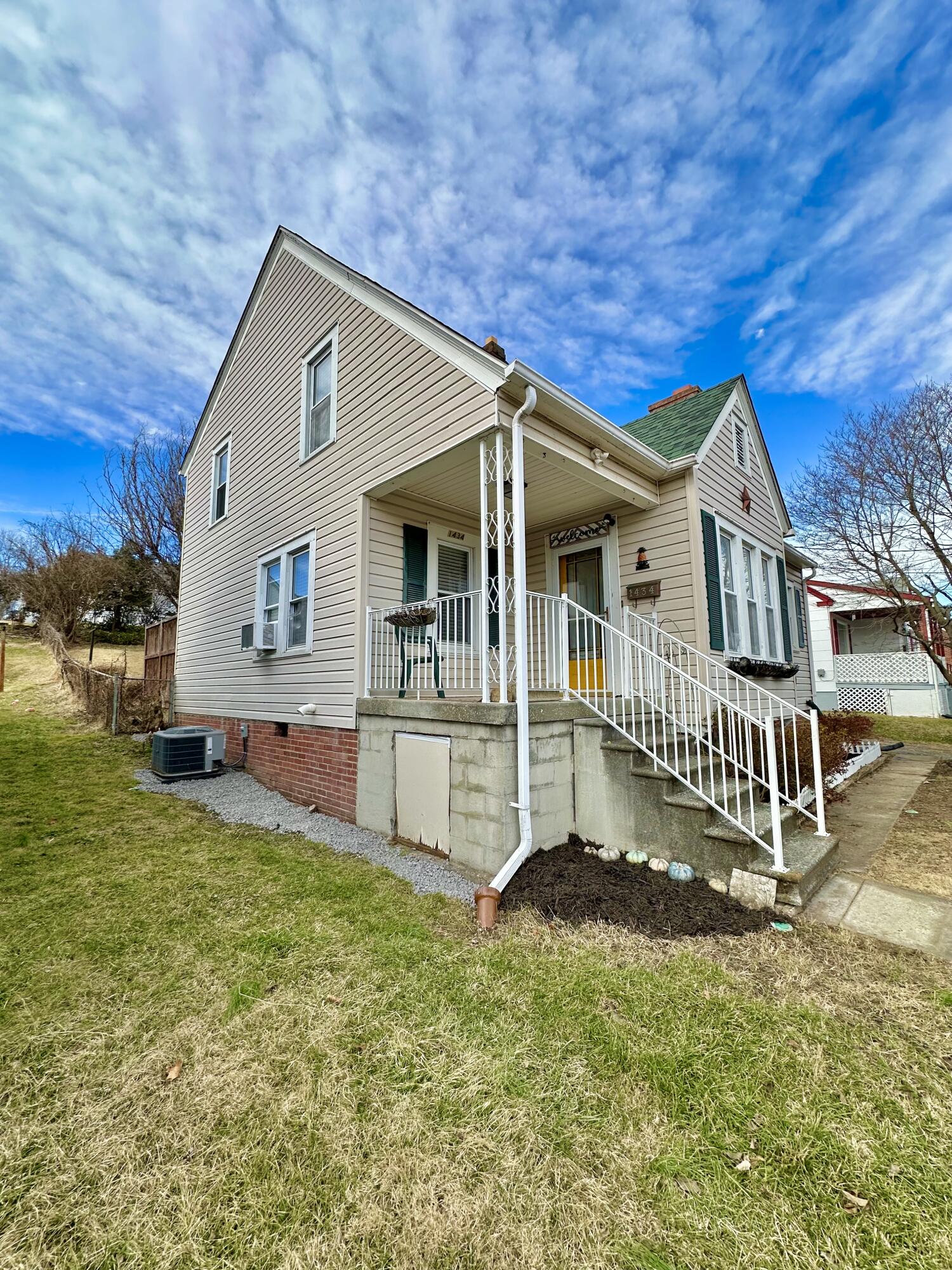 1434 S Howard Ave, Covington, Virginia image 4