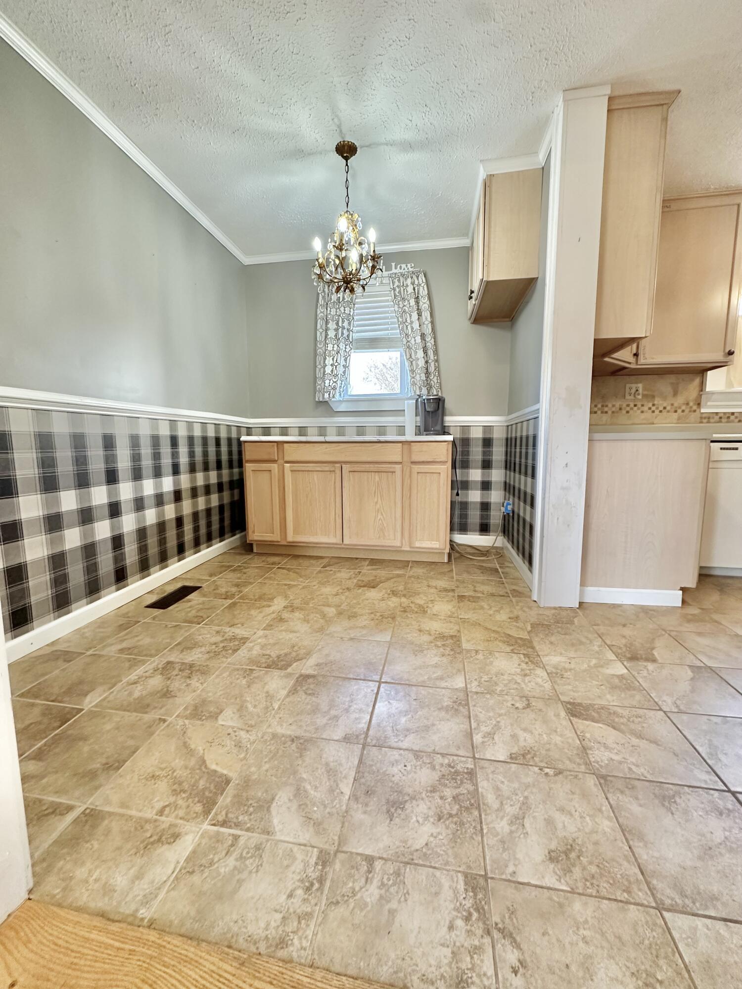 1434 S Howard Ave, Covington, Virginia image 18