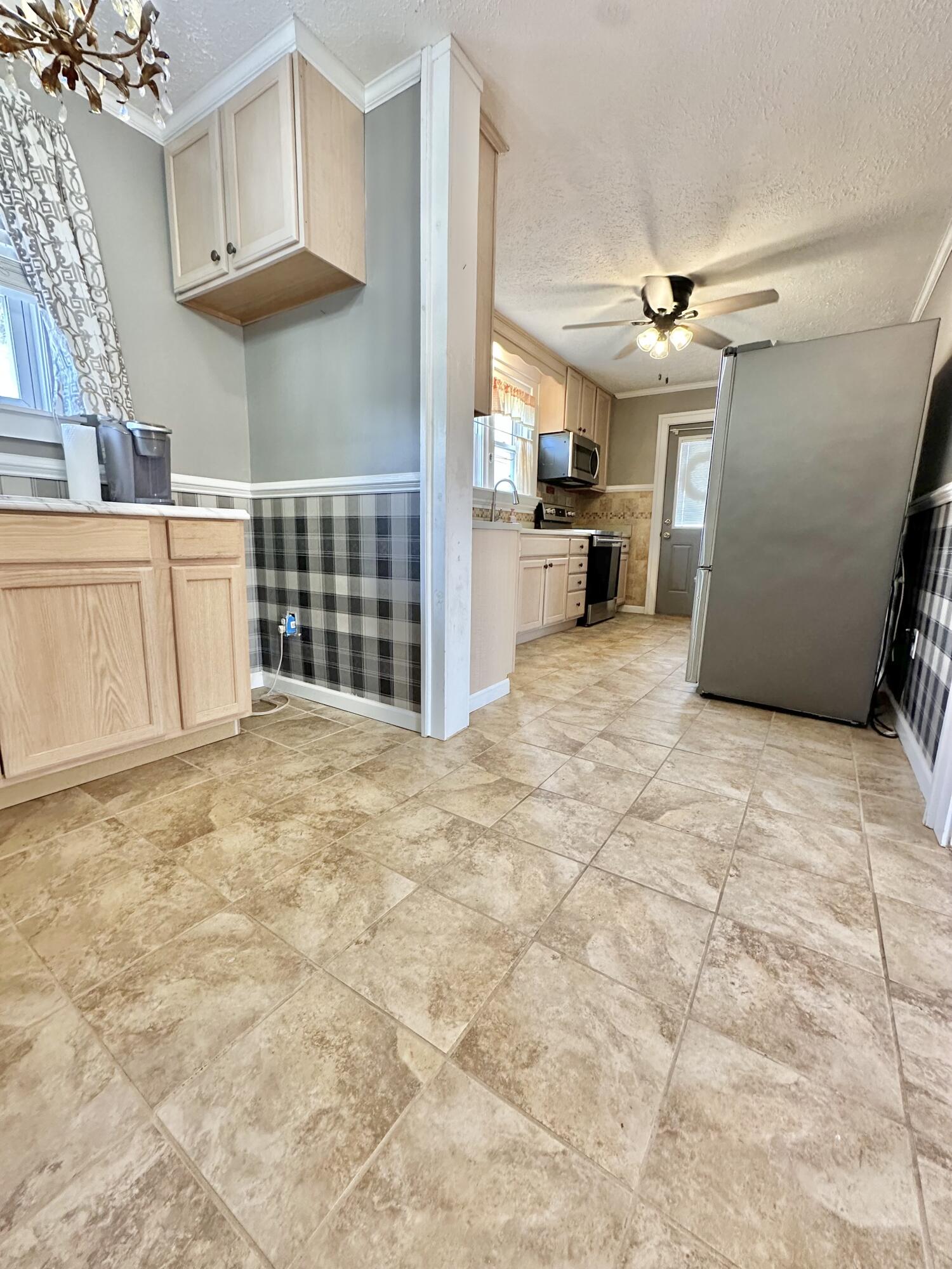1434 S Howard Ave, Covington, Virginia image 17