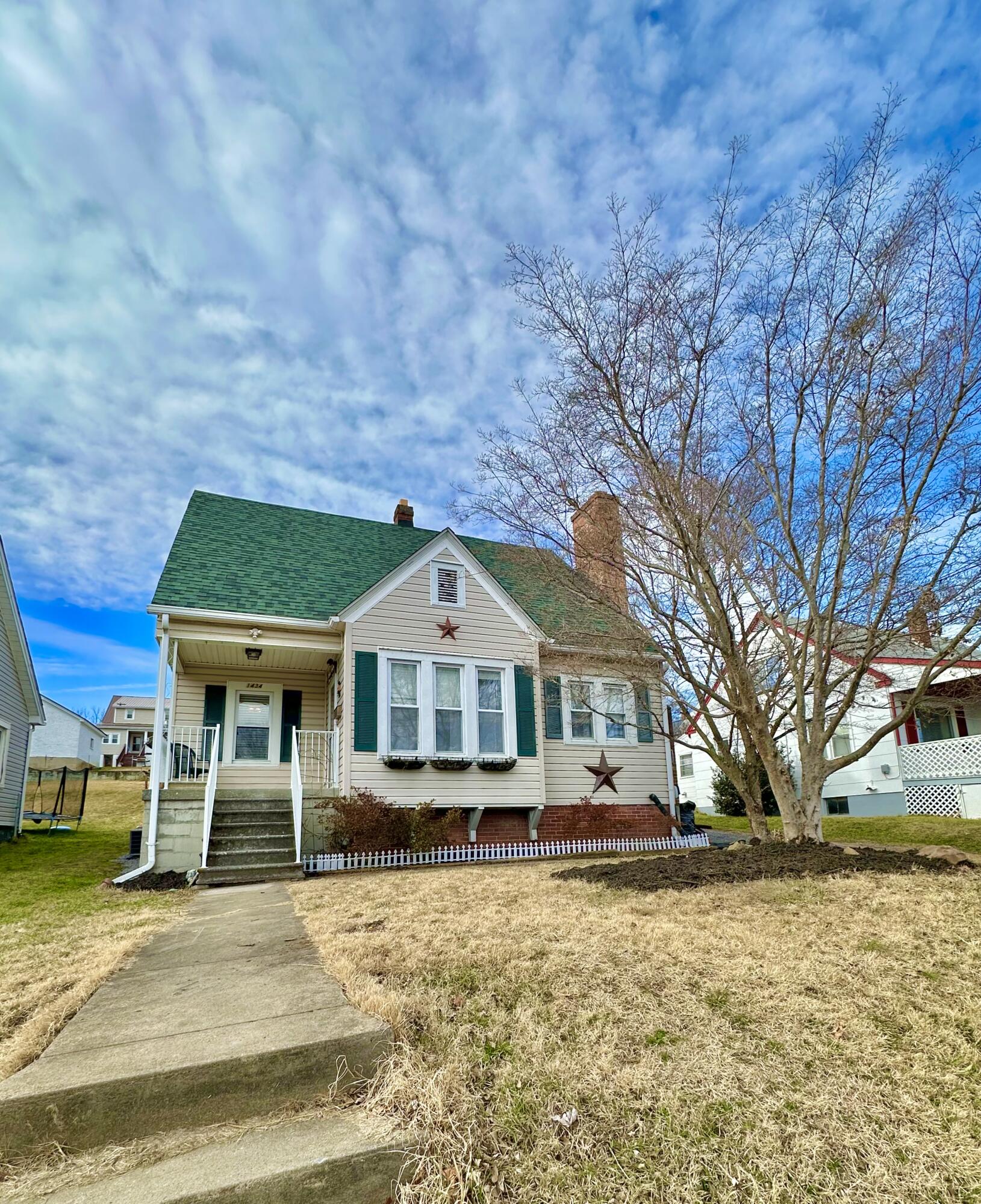 1434 S Howard Ave, Covington, Virginia image 2