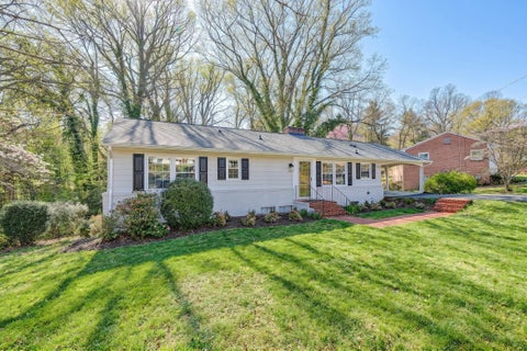 Homes For Sale - 2031 Bridle Ln<br/> Roanoke, VA 24018