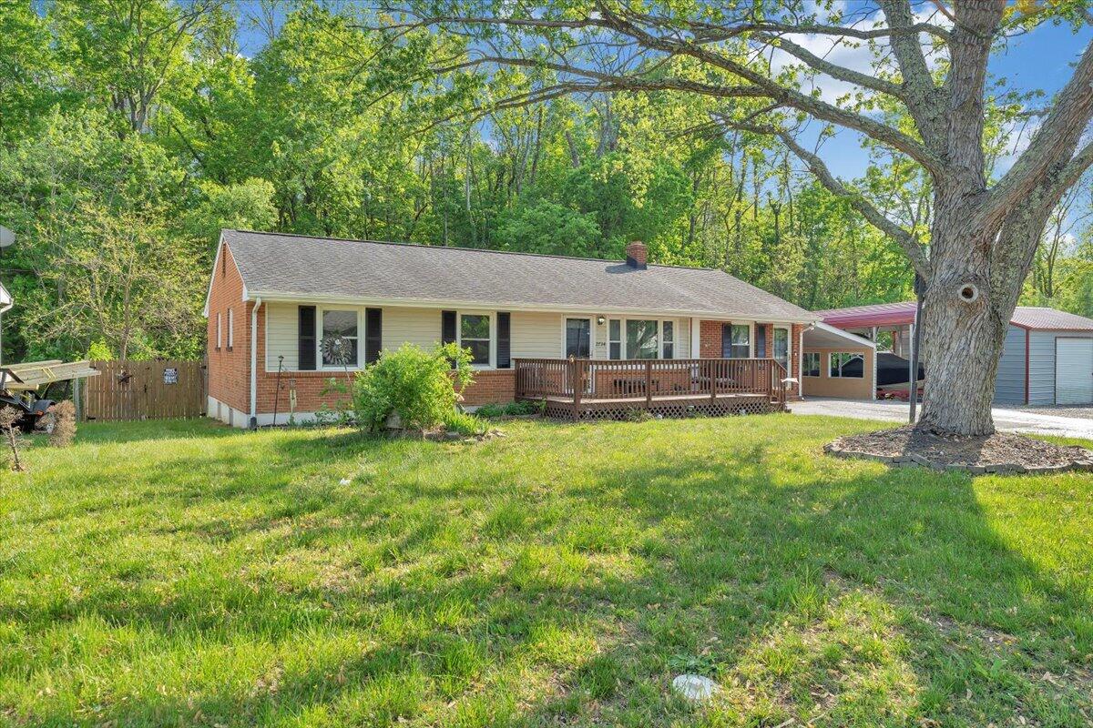 2734 Embassy Dr, Roanoke, Virginia image 1
