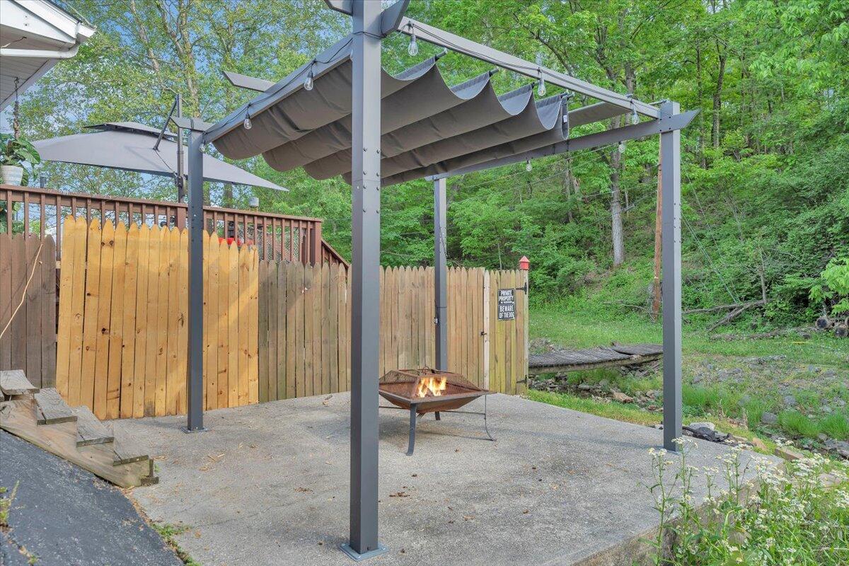 2734 Embassy Dr, Roanoke, Virginia image 44