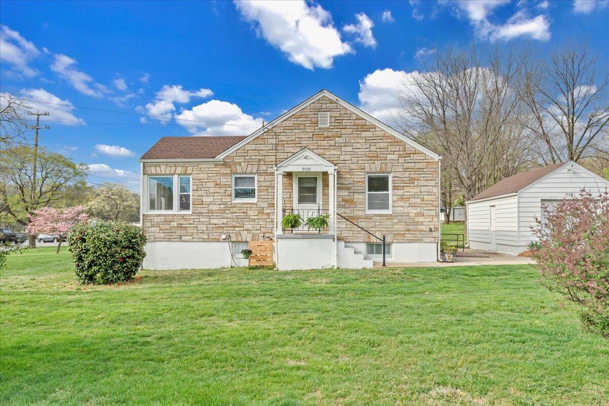 5120 Starkey Rd, Roanoke, Virginia image 2