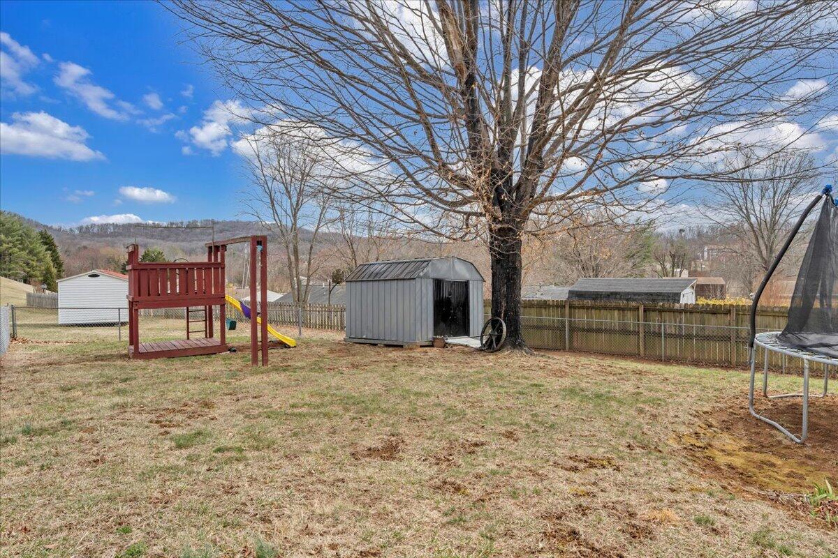 2619 Tulip Ln, Vinton, Virginia image 39