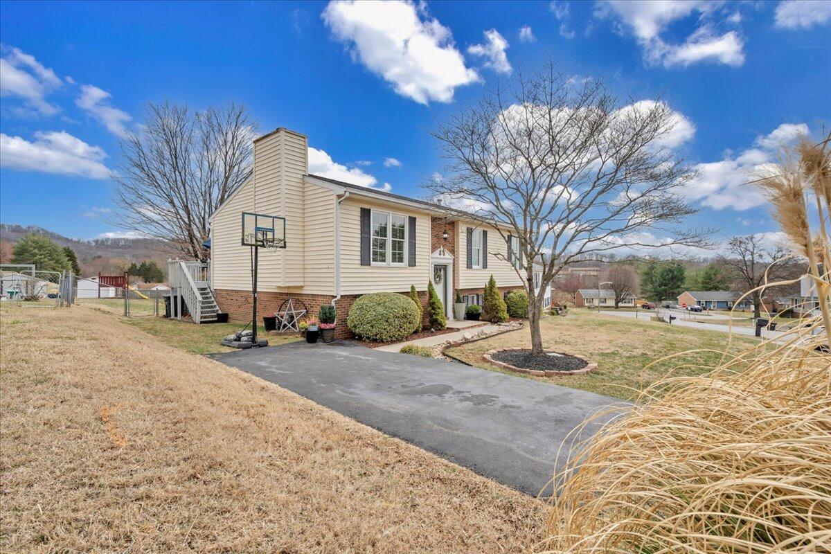 2619 Tulip Ln, Vinton, Virginia image 41