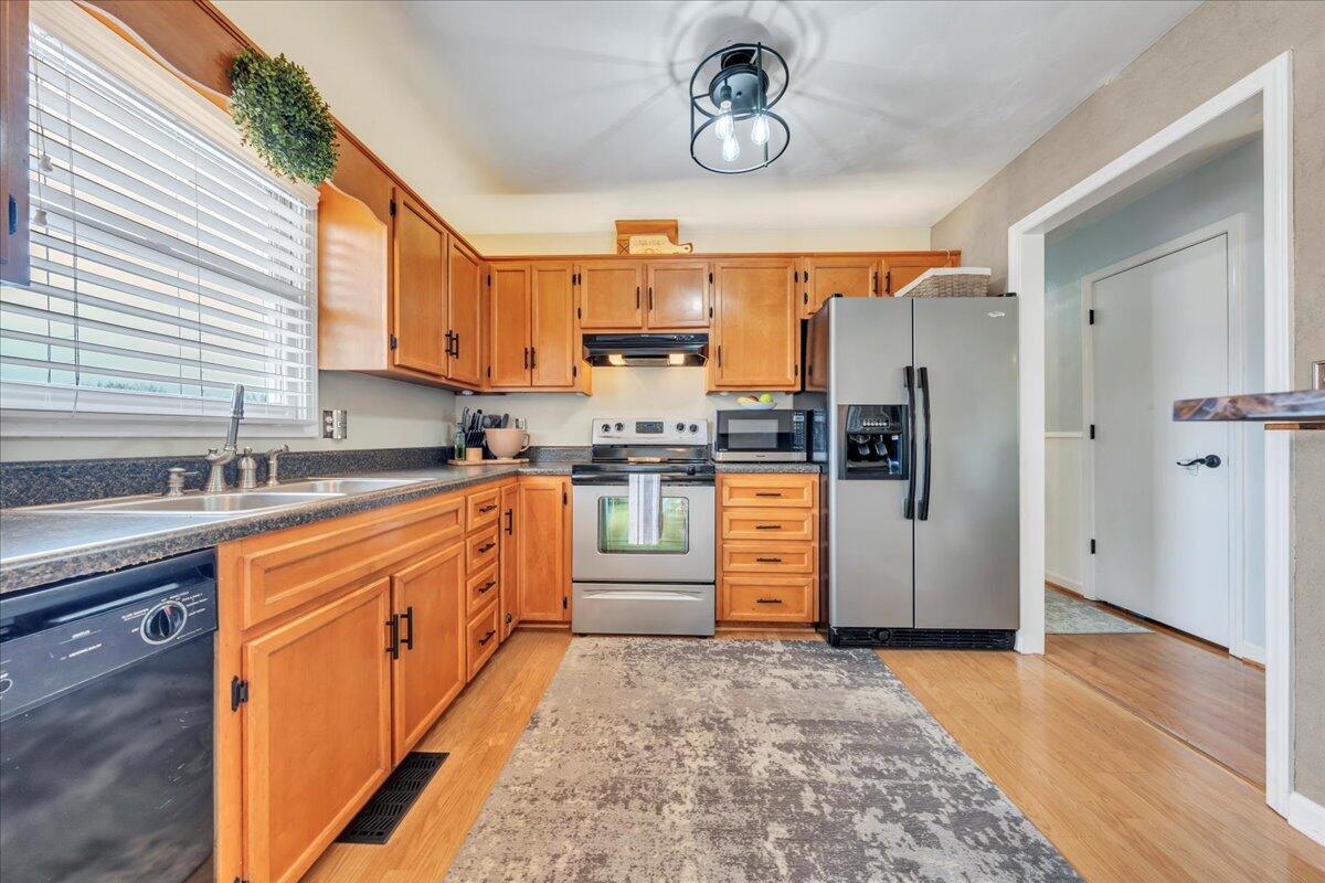 2619 Tulip Ln, Vinton, Virginia image 12
