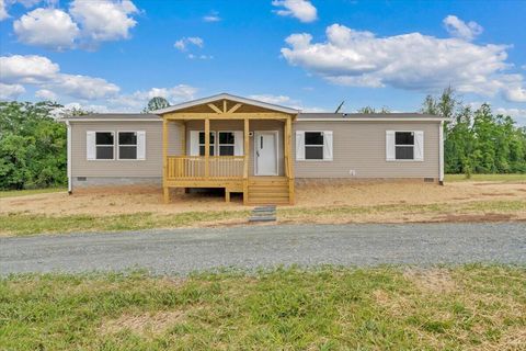 Mobile Home For Sale - 917 Tripple Creek Rd<br/> Rocky Mount, VA 24151