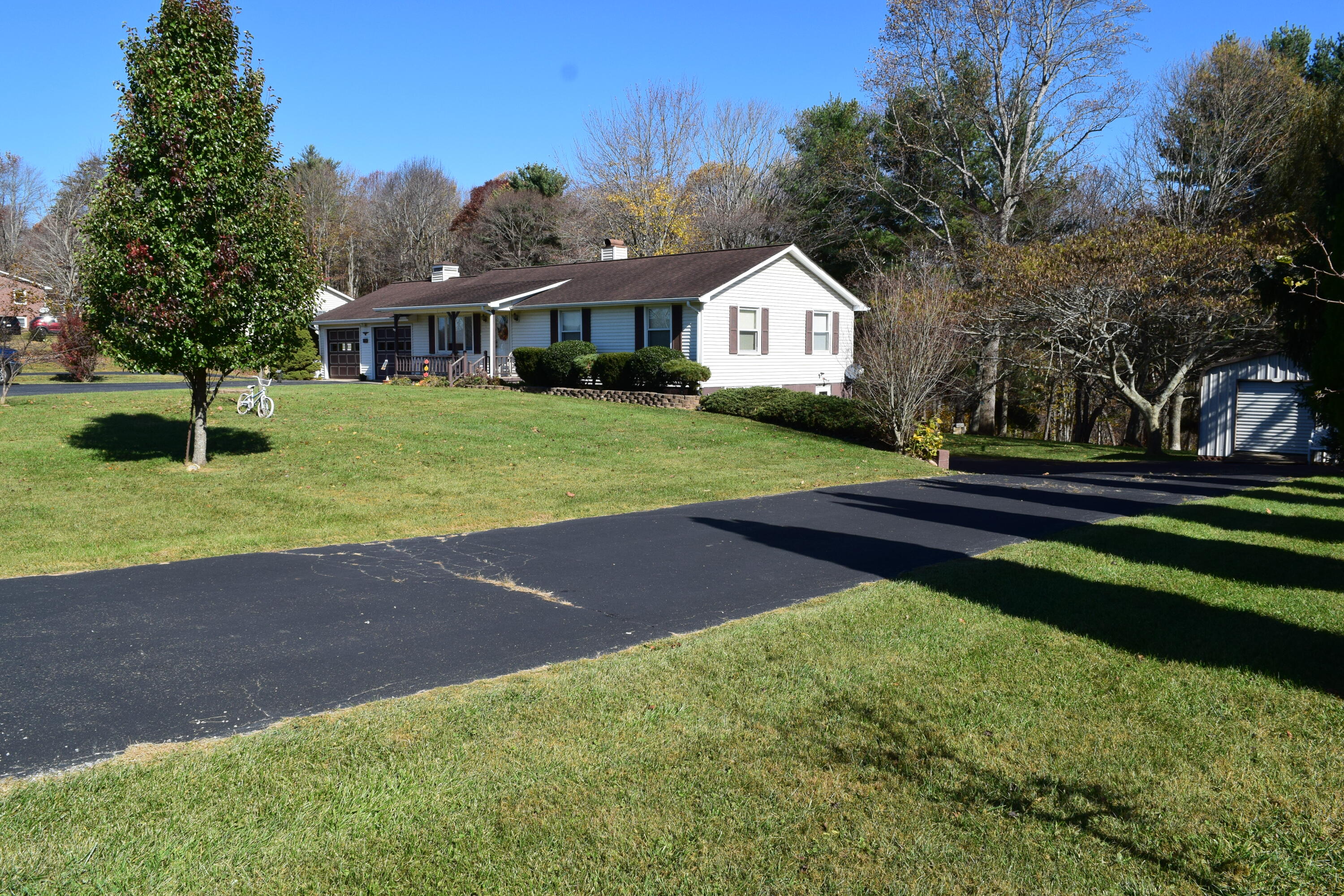 695 Long Level Rd, Floyd, Virginia image 3