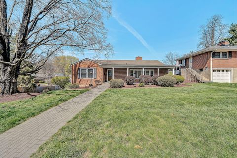 Homes For Sale - 649 Boon St<br/> Salem, VA 24153