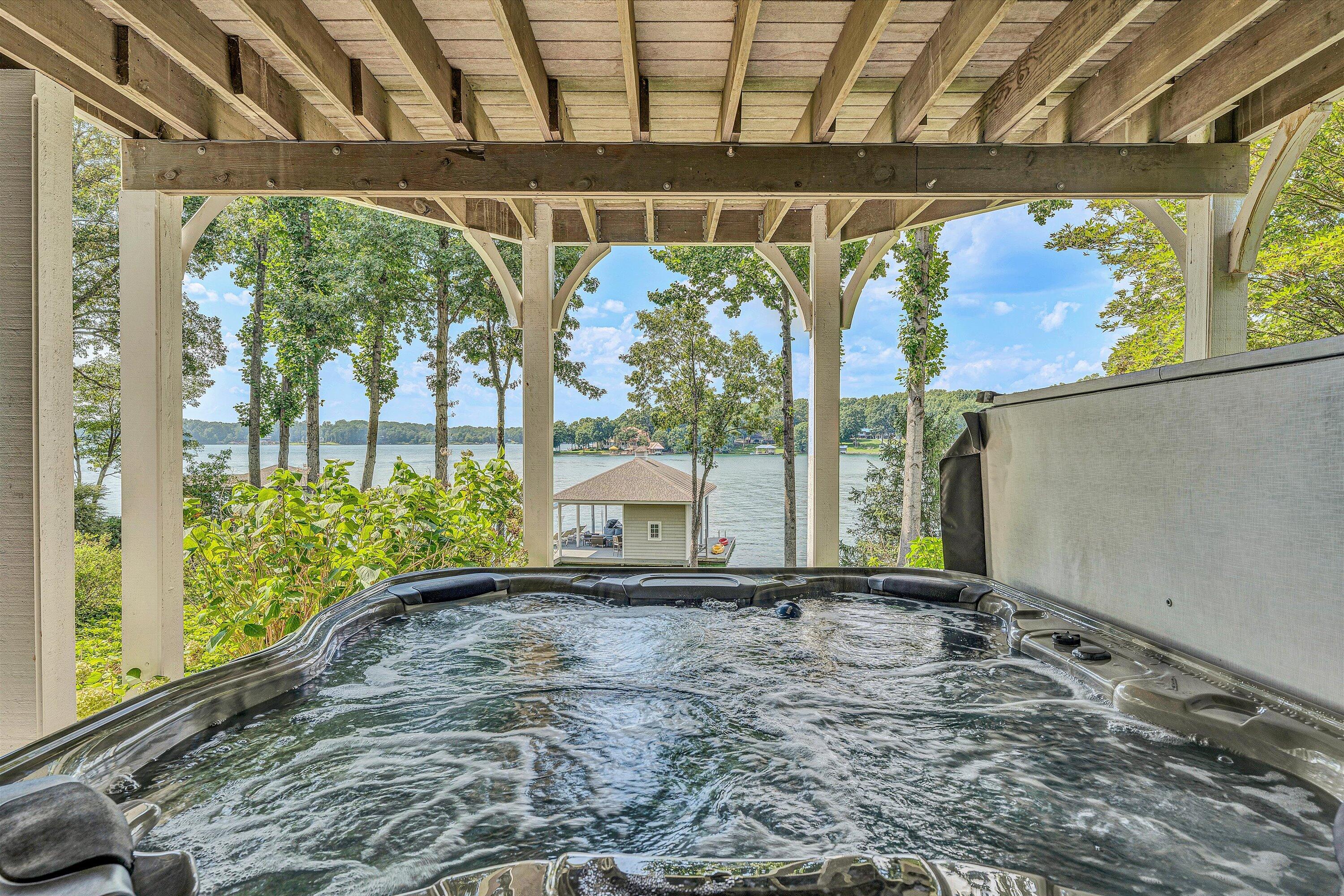 Huddleston, Virginia 24104, United States, 4 Bedrooms Bedrooms, ,4 BathroomsBathrooms,Residential,Active,179135