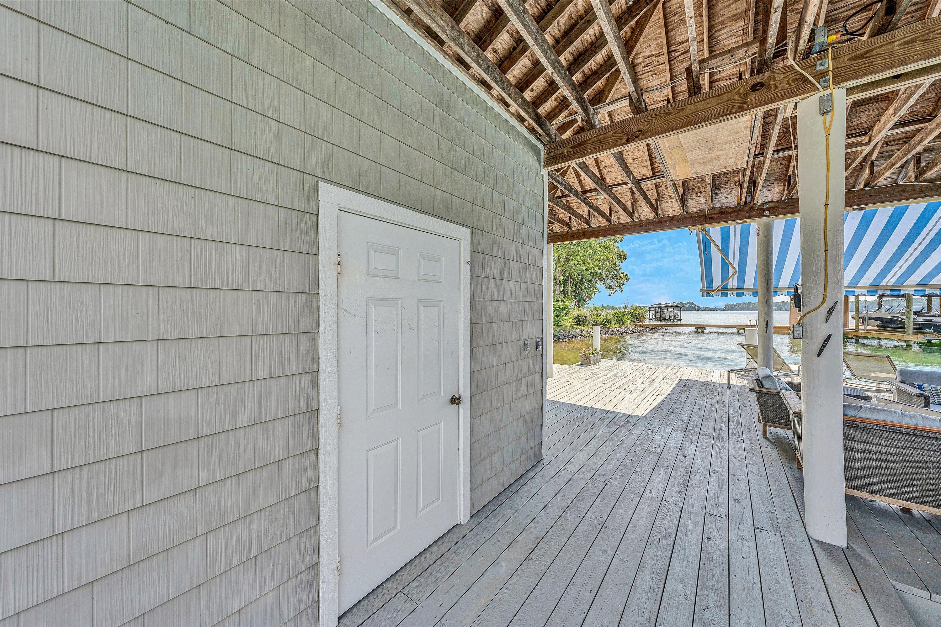 Huddleston, Virginia 24104, United States, 4 Bedrooms Bedrooms, ,4 BathroomsBathrooms,Residential,Active,179135