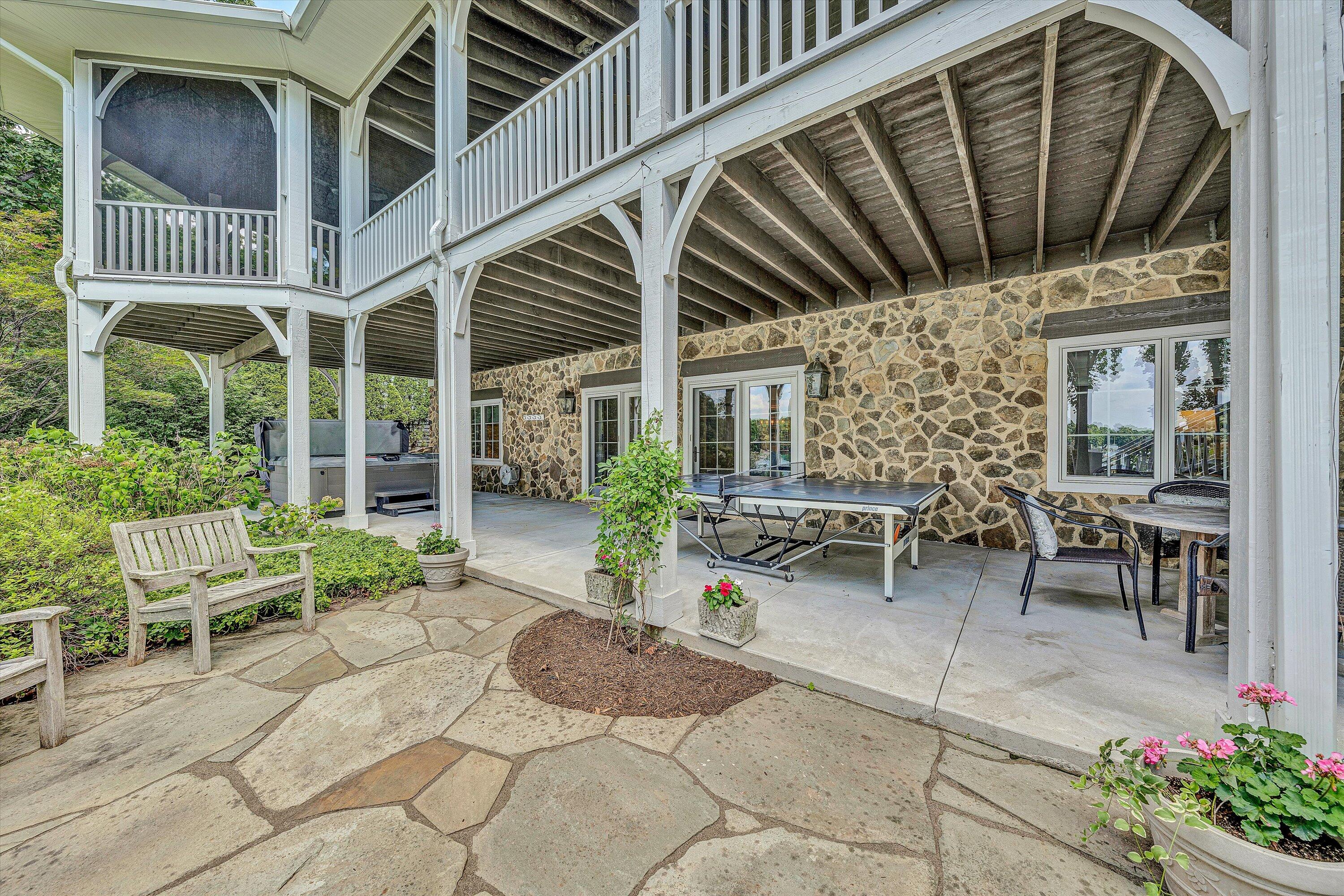 Huddleston, Virginia 24104, United States, 4 Bedrooms Bedrooms, ,4 BathroomsBathrooms,Residential,Active,179135