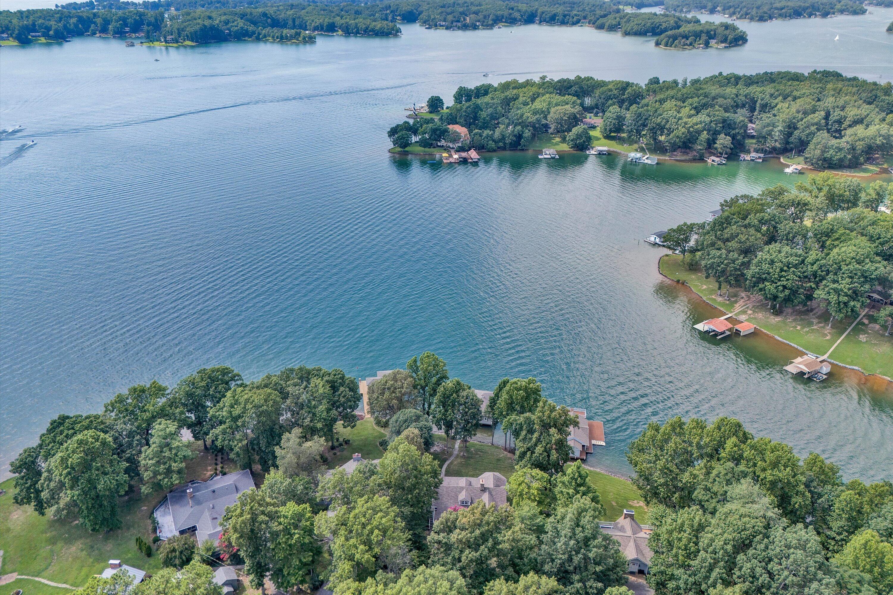 Huddleston, Virginia 24104, United States, 4 Bedrooms Bedrooms, ,4 BathroomsBathrooms,Residential,Active,179135