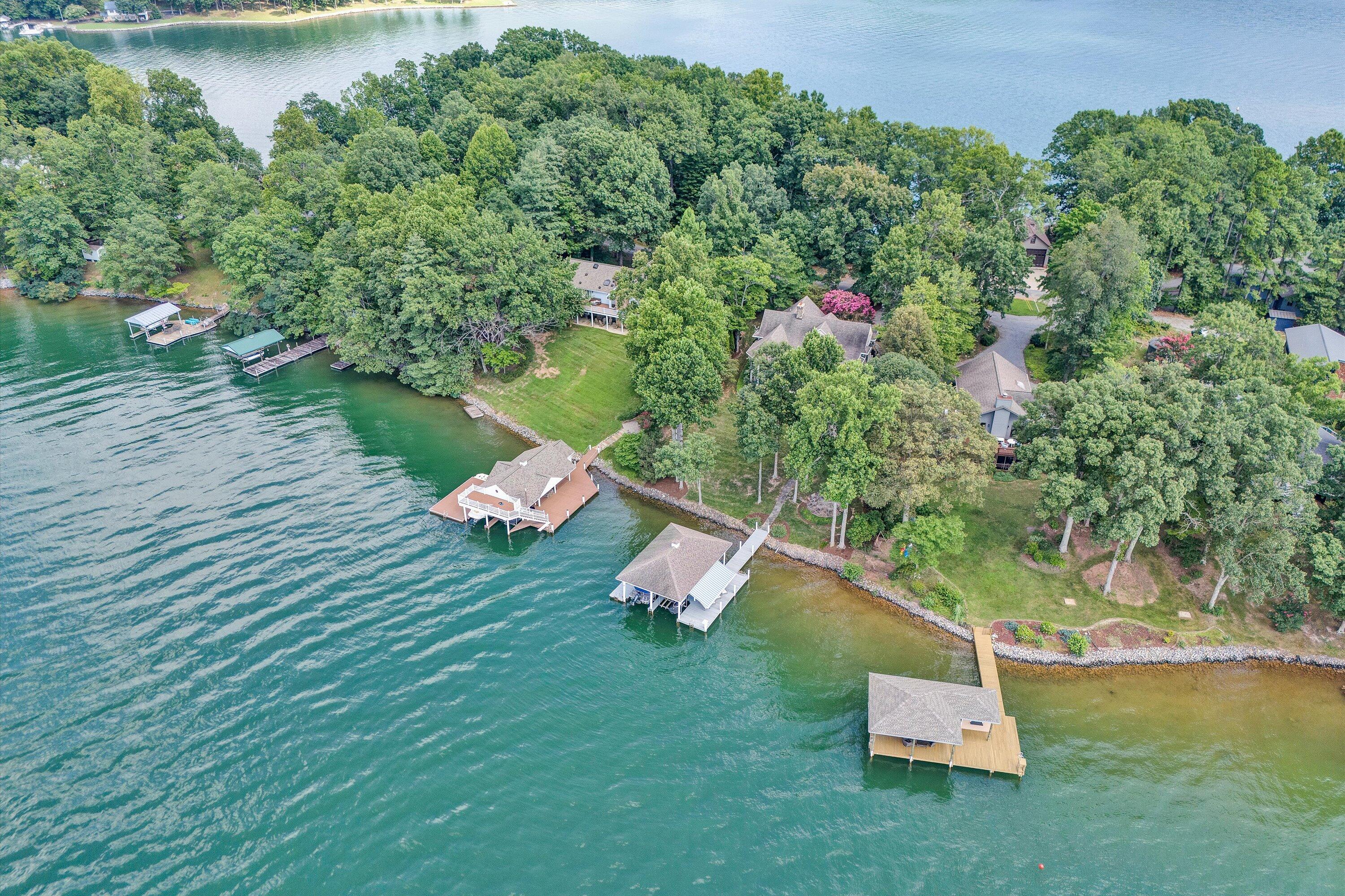 Huddleston, Virginia 24104, United States, 4 Bedrooms Bedrooms, ,4 BathroomsBathrooms,Residential,Active,179135